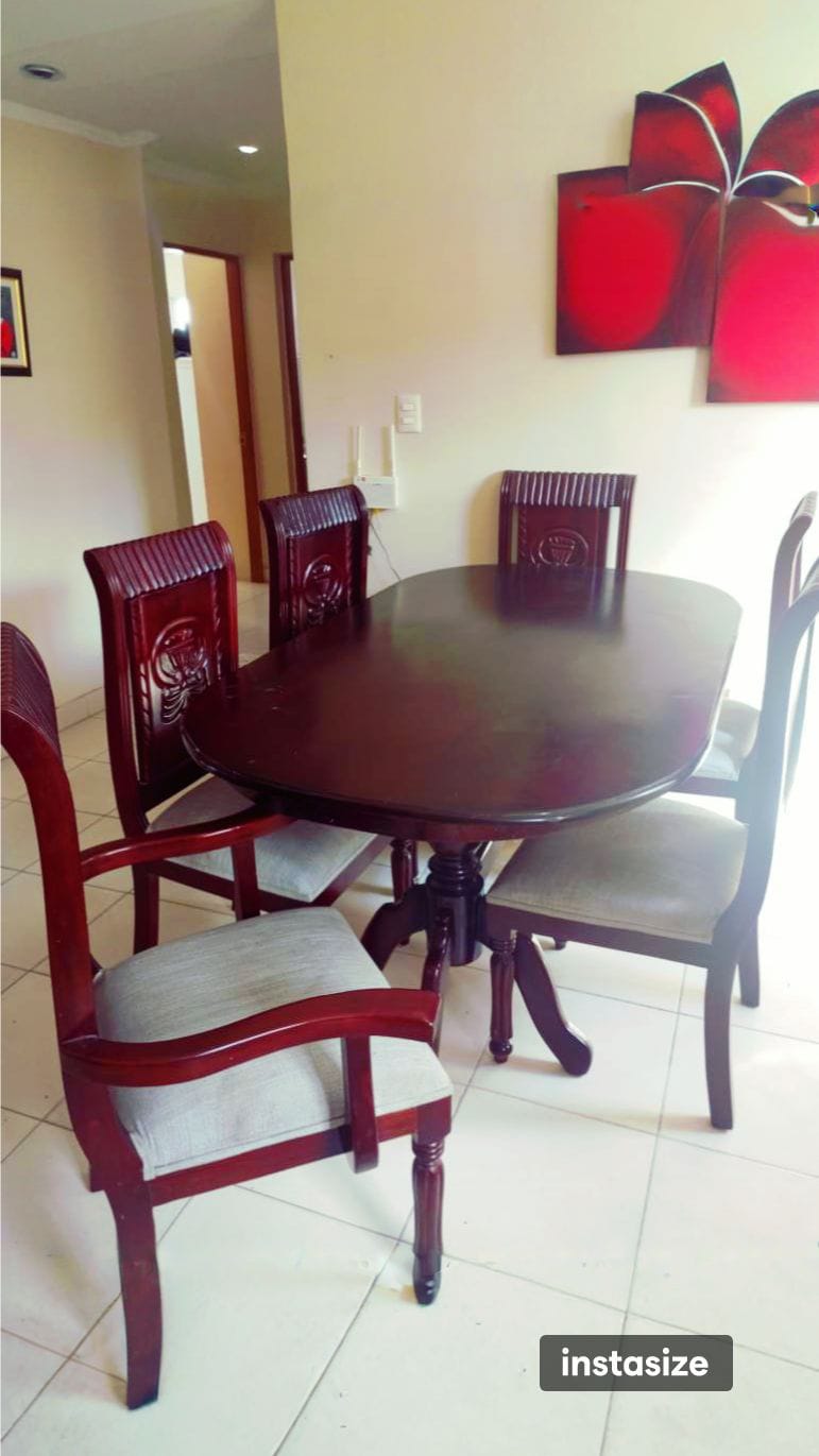 cocina - Comedor en caoba de 6 sillas 1