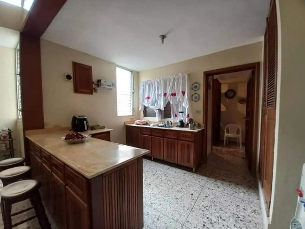 casas - Venta de Casa en Los Cacicazgos a Remodelar 2