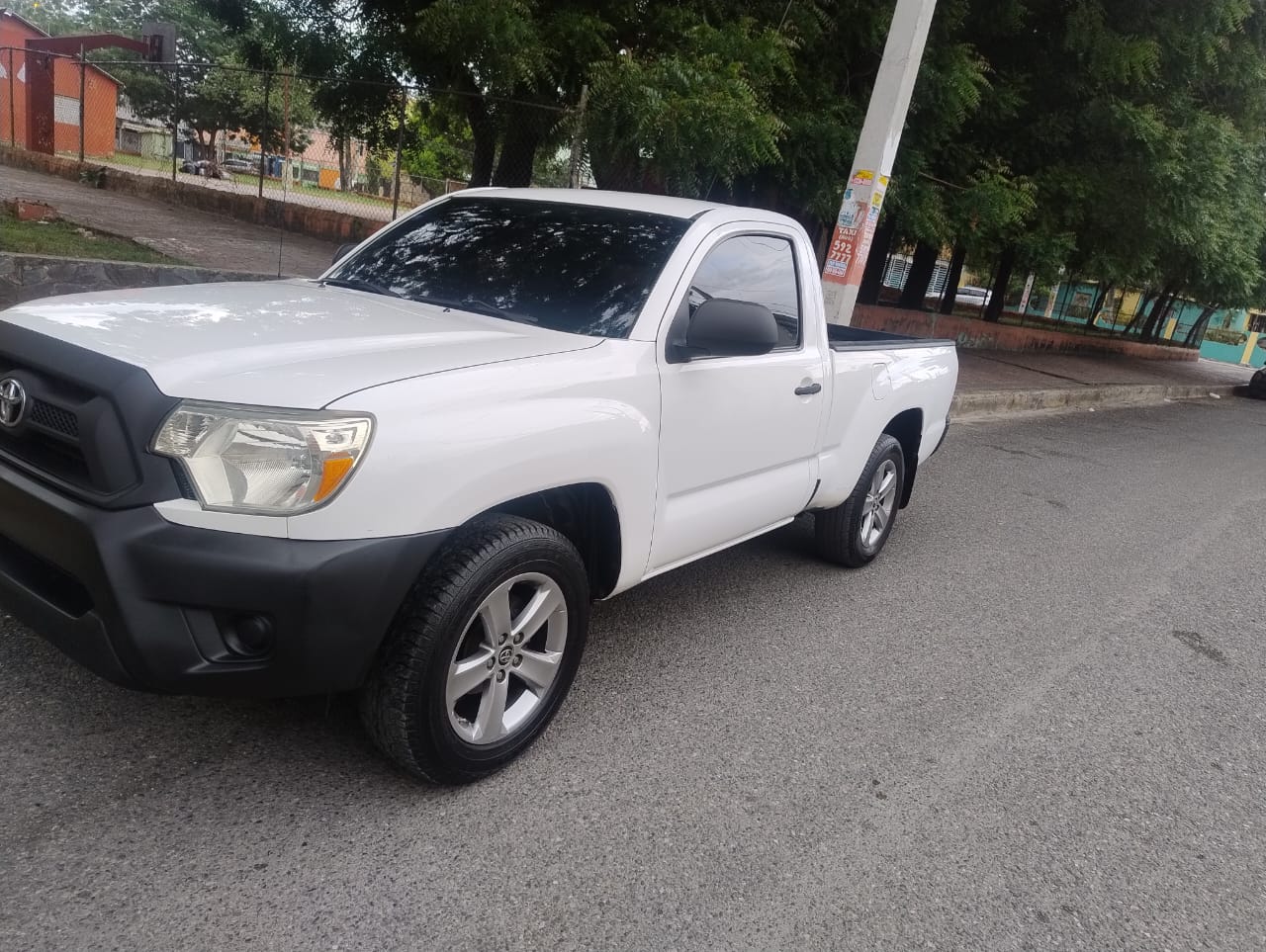 jeepetas y camionetas - TOYOTA TACOMA UNA CABINA 2014 9