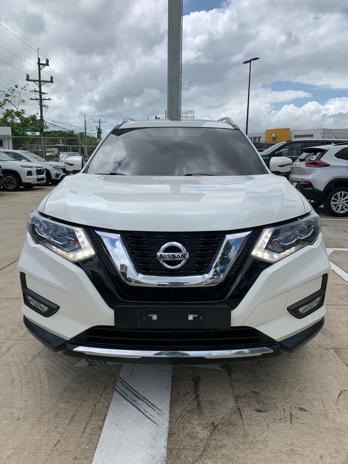 jeepetas y camionetas - NISSAN X-TRAIL EXCLUSIVE 2019