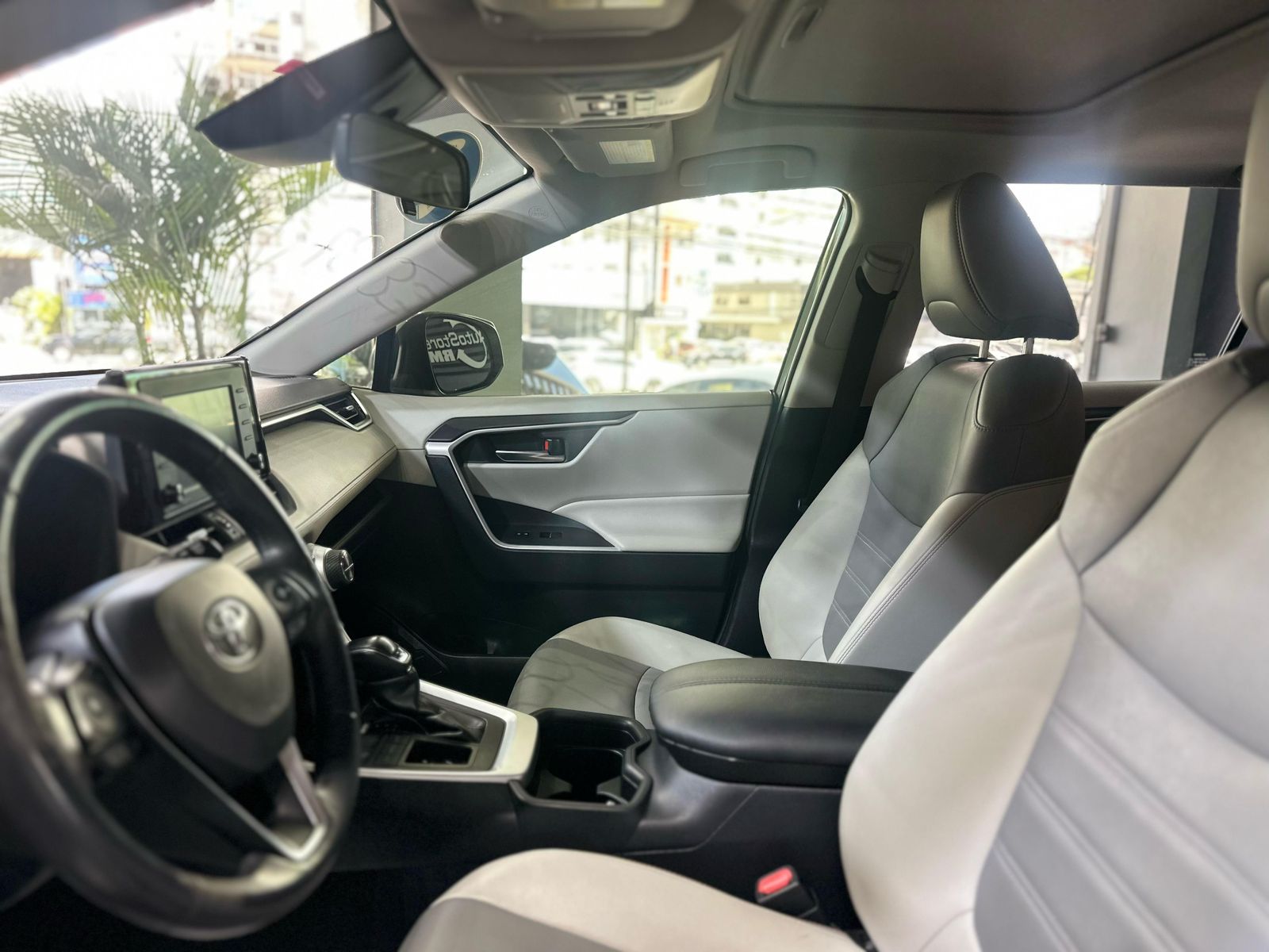 jeepetas y camionetas - Toyota Rav4 XLE 2020 Clean Carfax  3