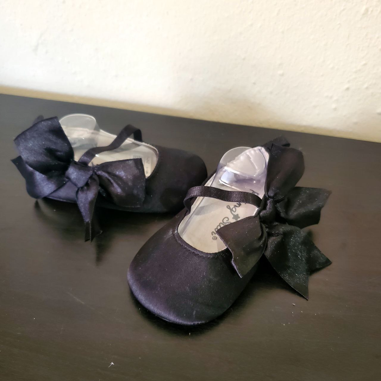 ropa y zapatos - 2 Pares de zapatos/sandalia niña. TODO por $200 4