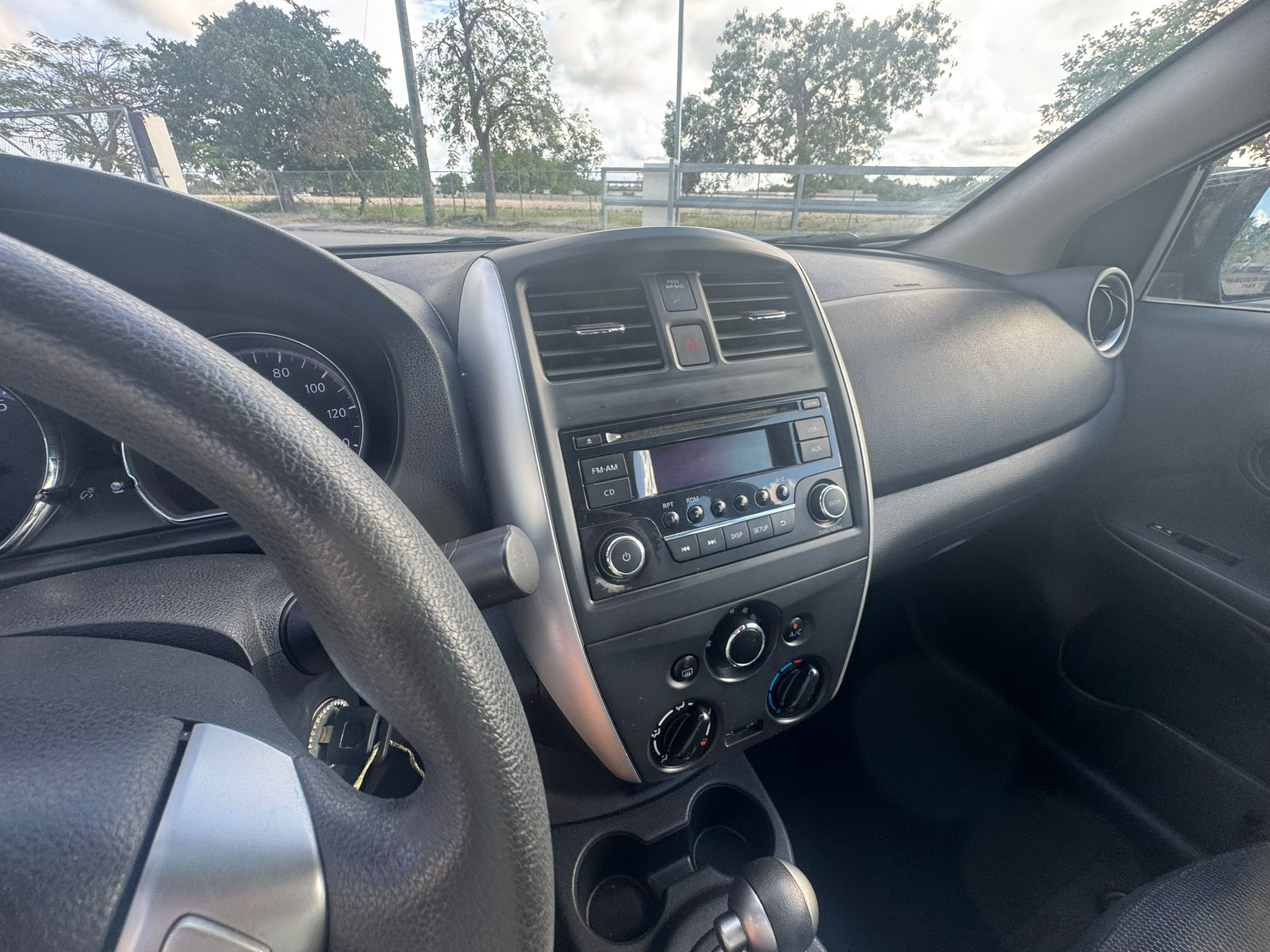 carros - Nissan Versa 2017 5