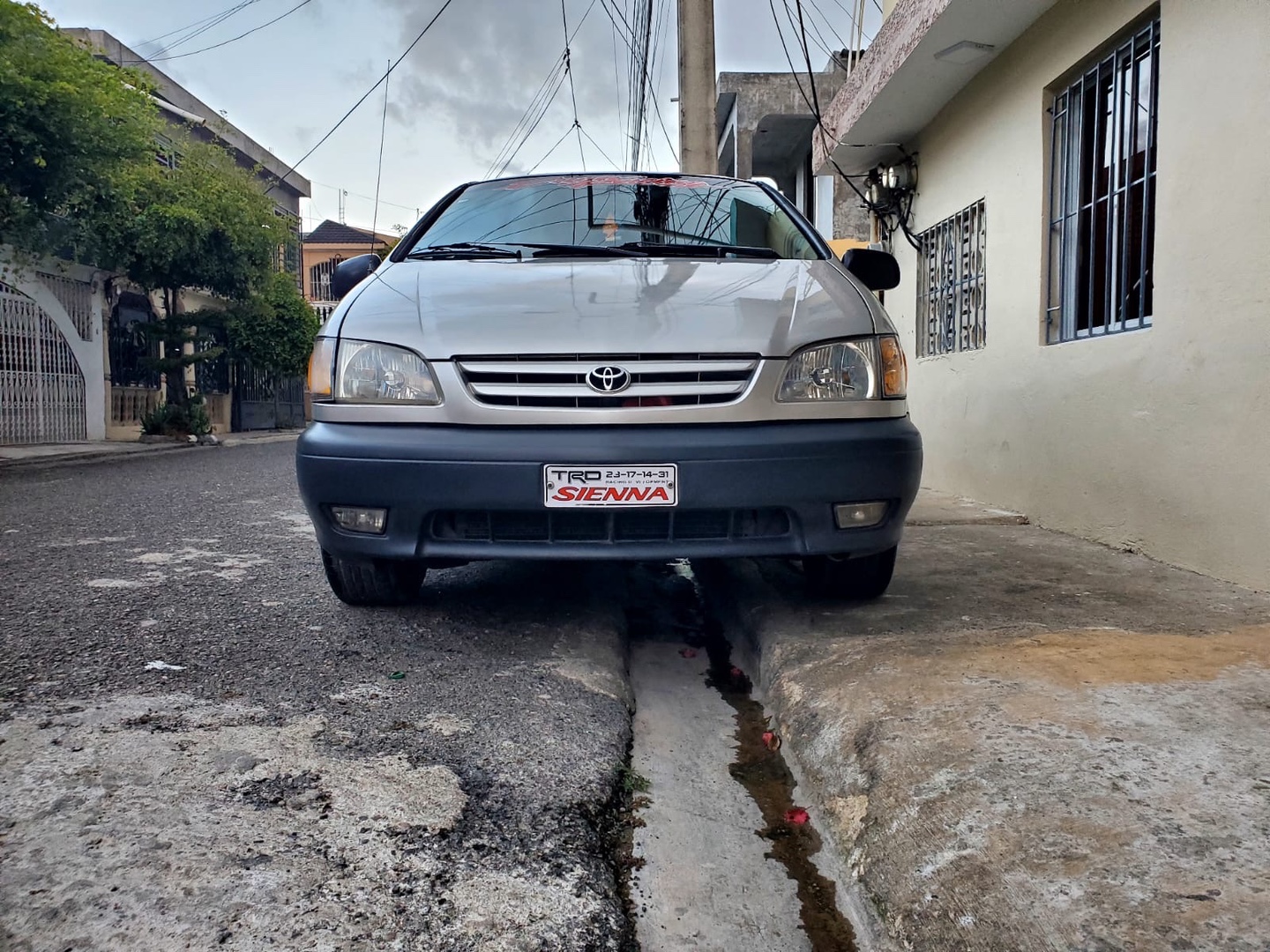 otros vehiculos - Toyota Sienna año 2002 9