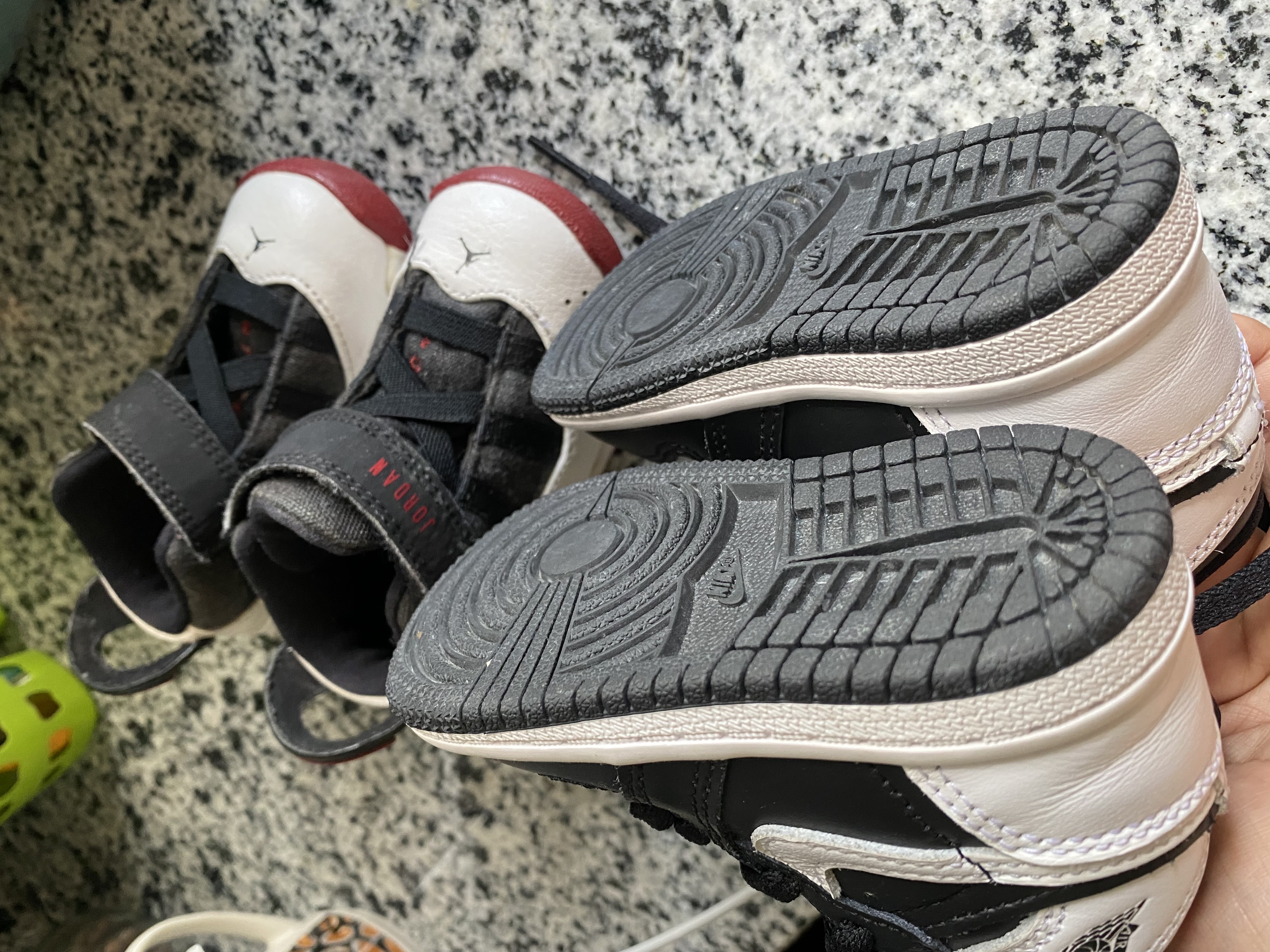 ropa y zapatos - Tenis 1