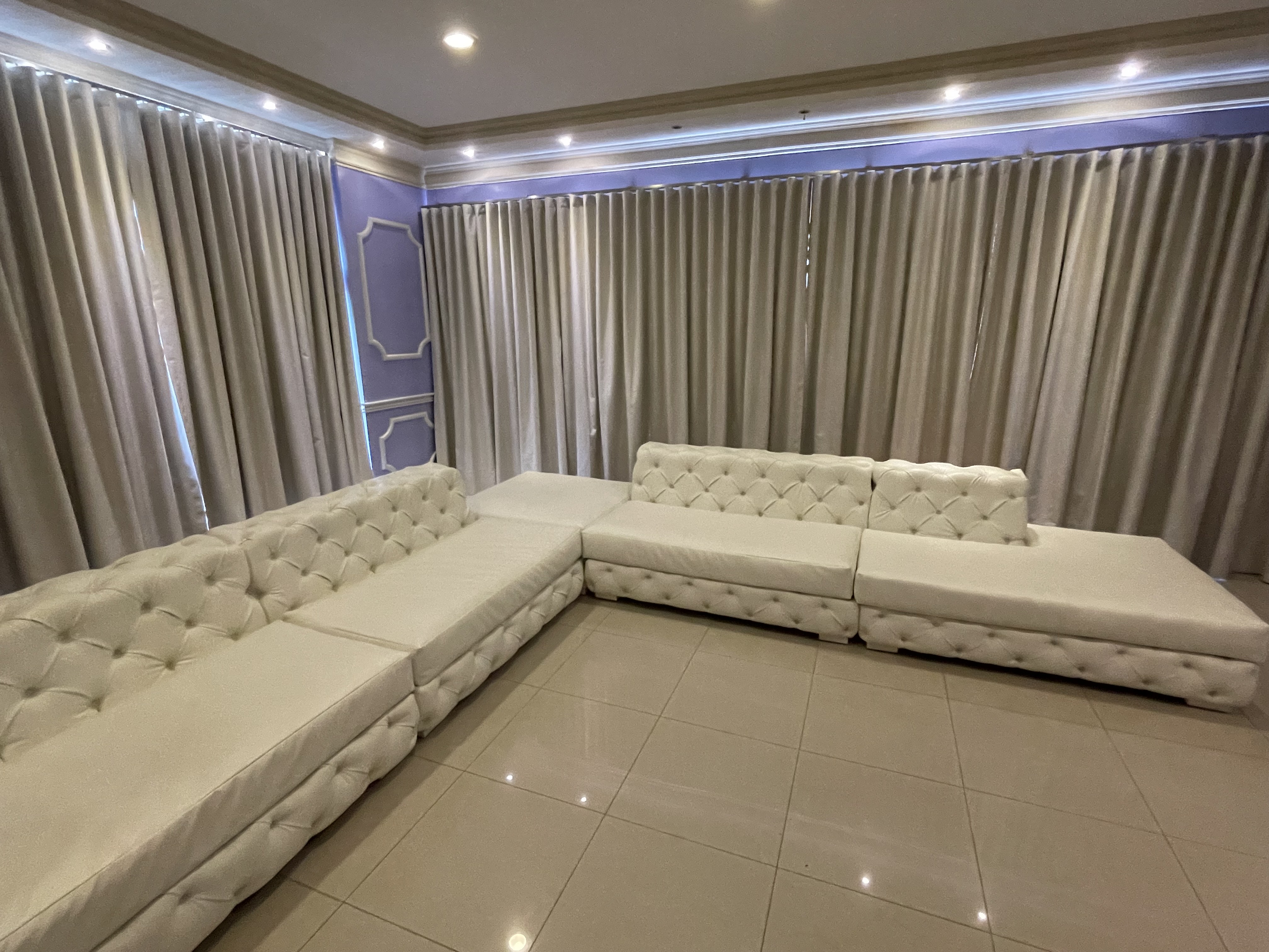 muebles y colchones - Mueble en tacto piel italiano blanco. 4