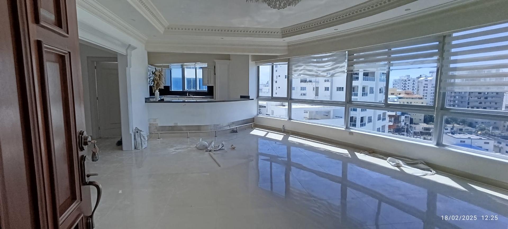 apartamentos - ¡RENACIMIENTO 220 MTS  UBICACION ESTRATEGICA REMODELADO TOTALMENTE!
