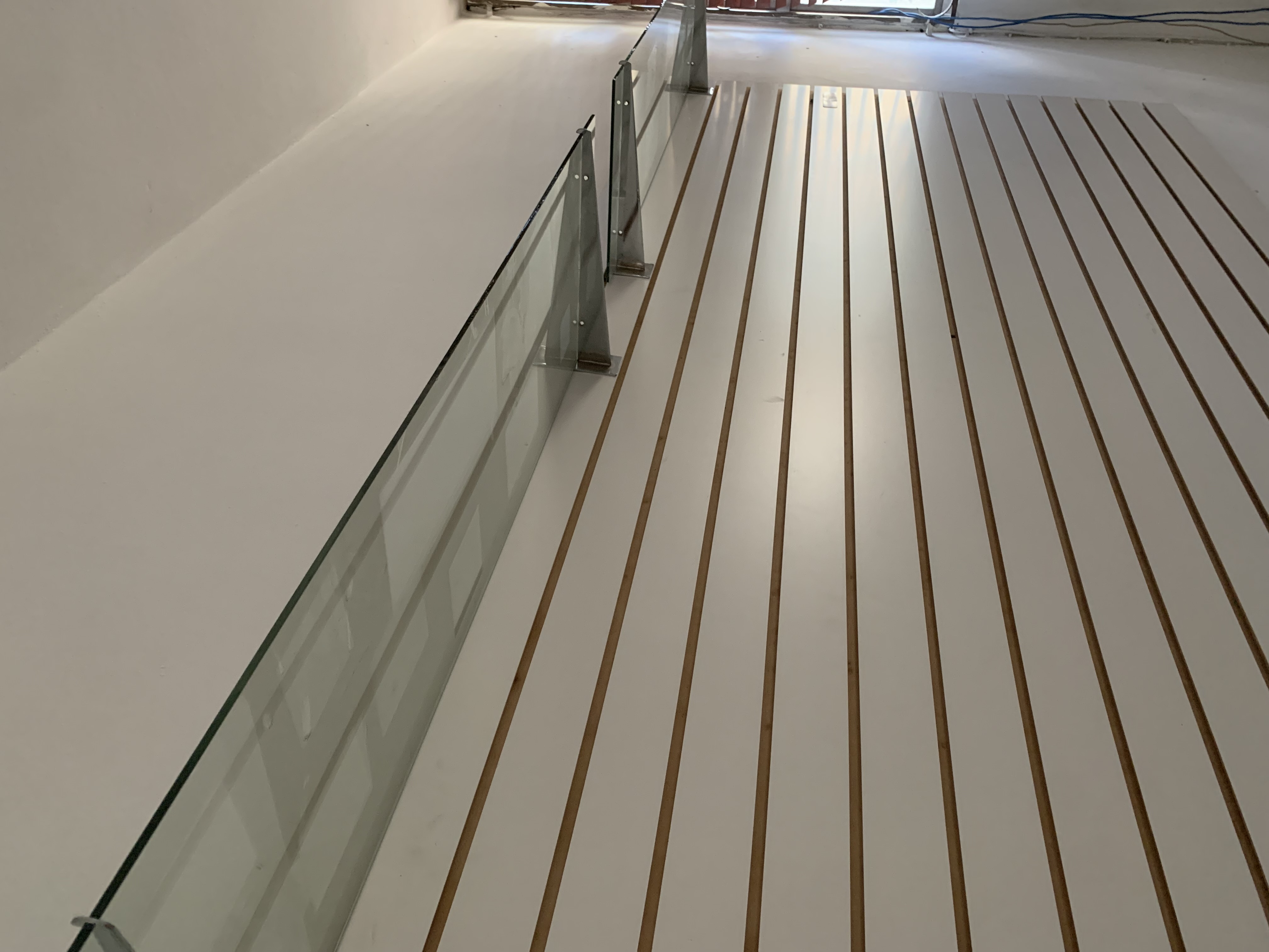 equipos profesionales - Plancha decorativa y Rack con Ropas 0