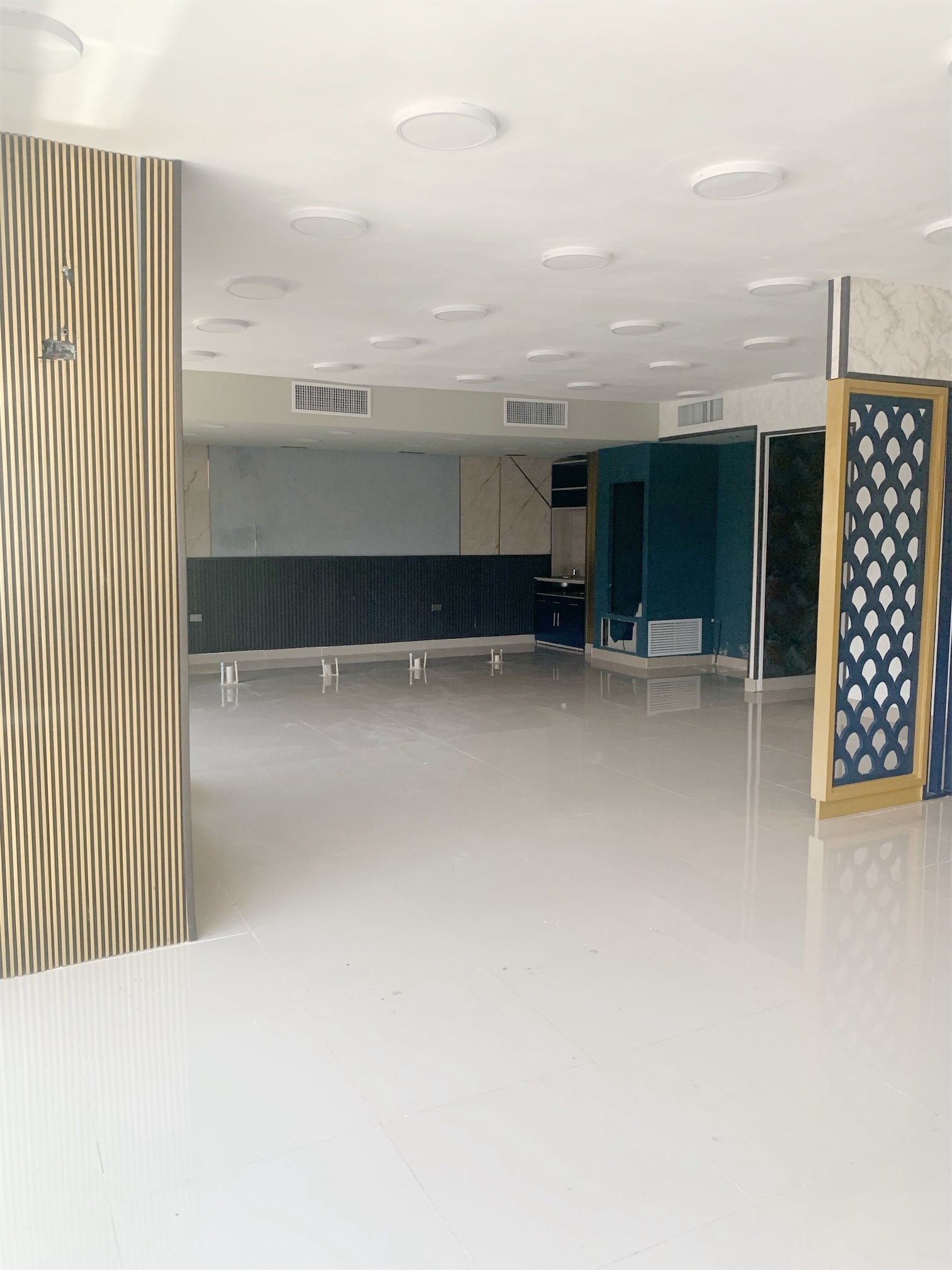 oficinas y locales comerciales - Local céntrico en Bella vista  2
