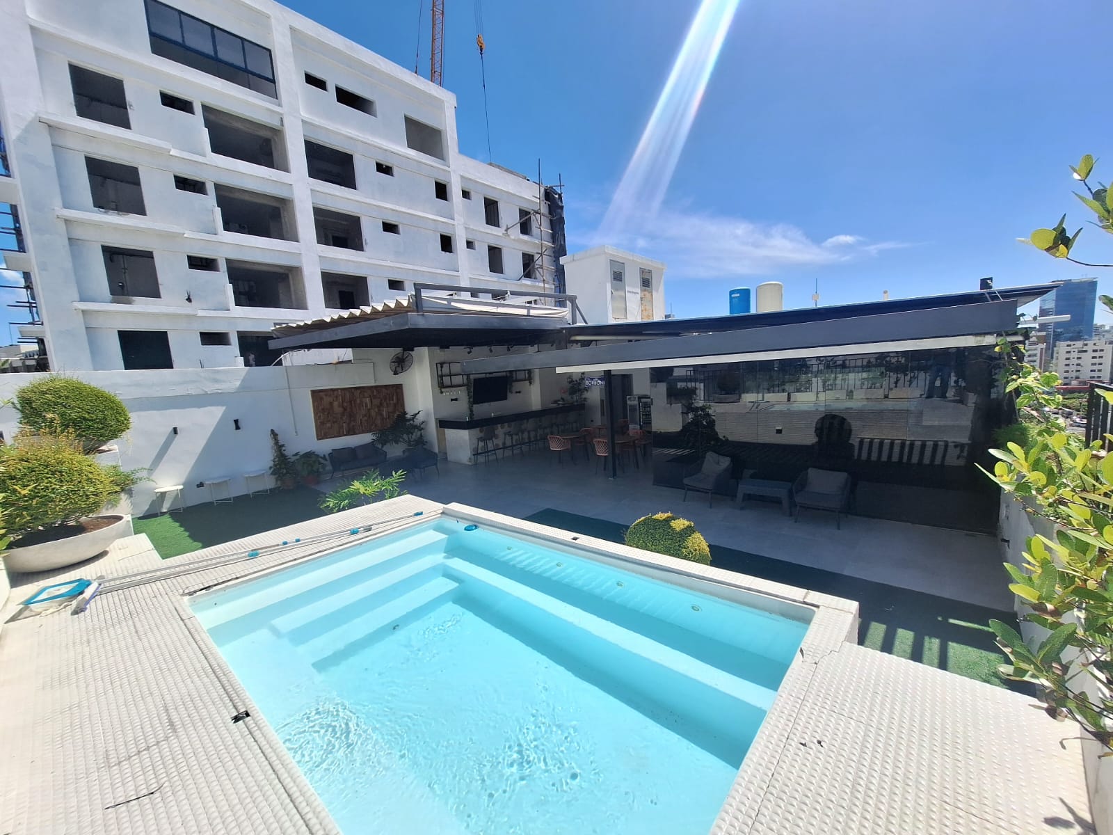 apartamentos - PROPIETARIOS VENDE O ALQUILA APARTAMENTO 1HAB. CORAZON DE NACO.  SIN INTERM.
 5