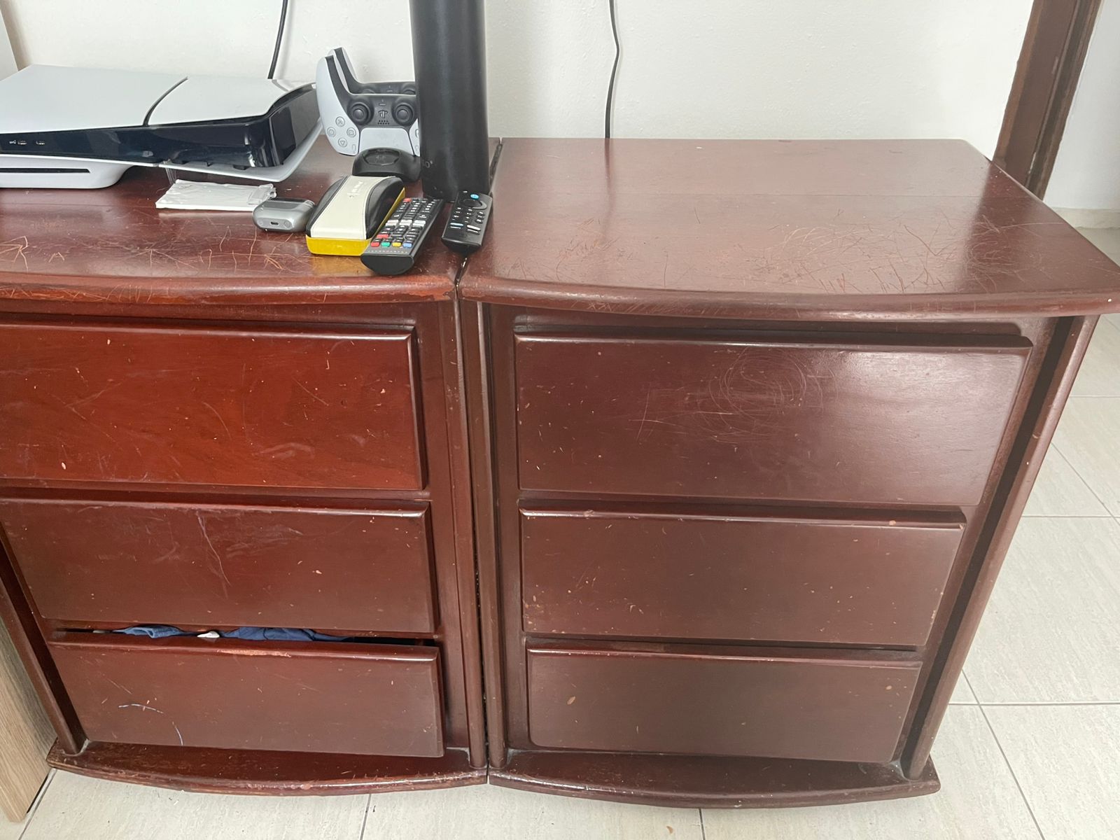 muebles y colchones - Vendo Gavetero caoba 