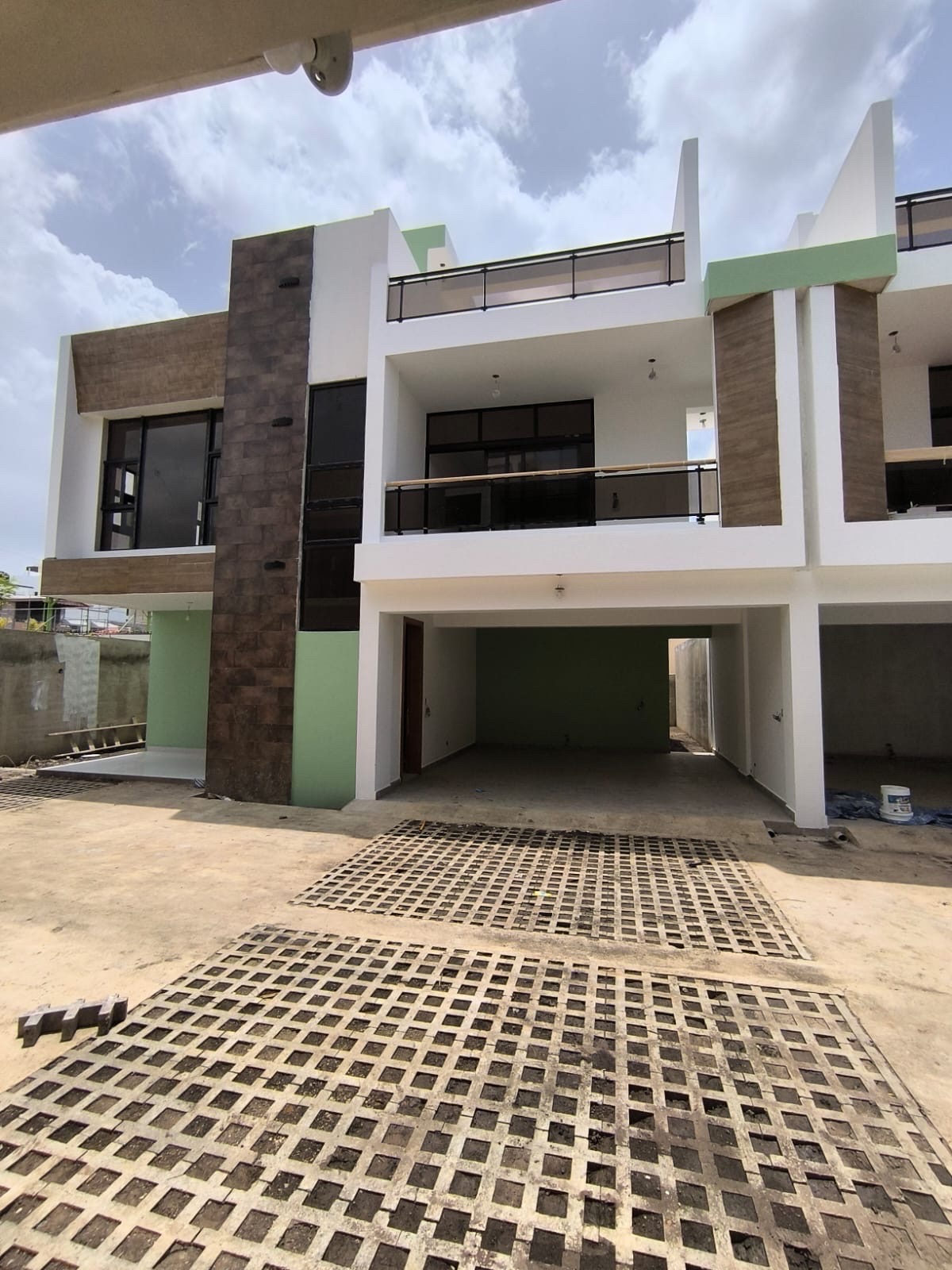 casas - venta de casa en proyecto cerrado autopista de san isidro Santo Domingo este  7
