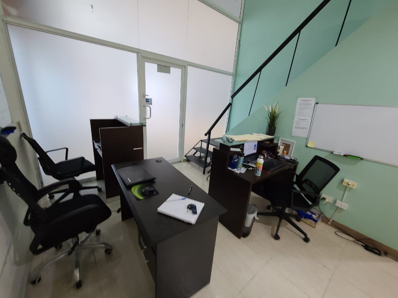 oficinas y locales comerciales - ALQUILO Local Para Oficina En Viejo Arroyo Hondo de 2 Niveles
CODIGO: PD68 5