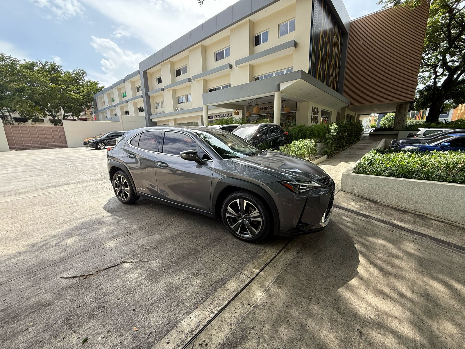 jeepetas y camionetas - Vendo de Oportunidad Lexus UX250H Sport de la Delt 1