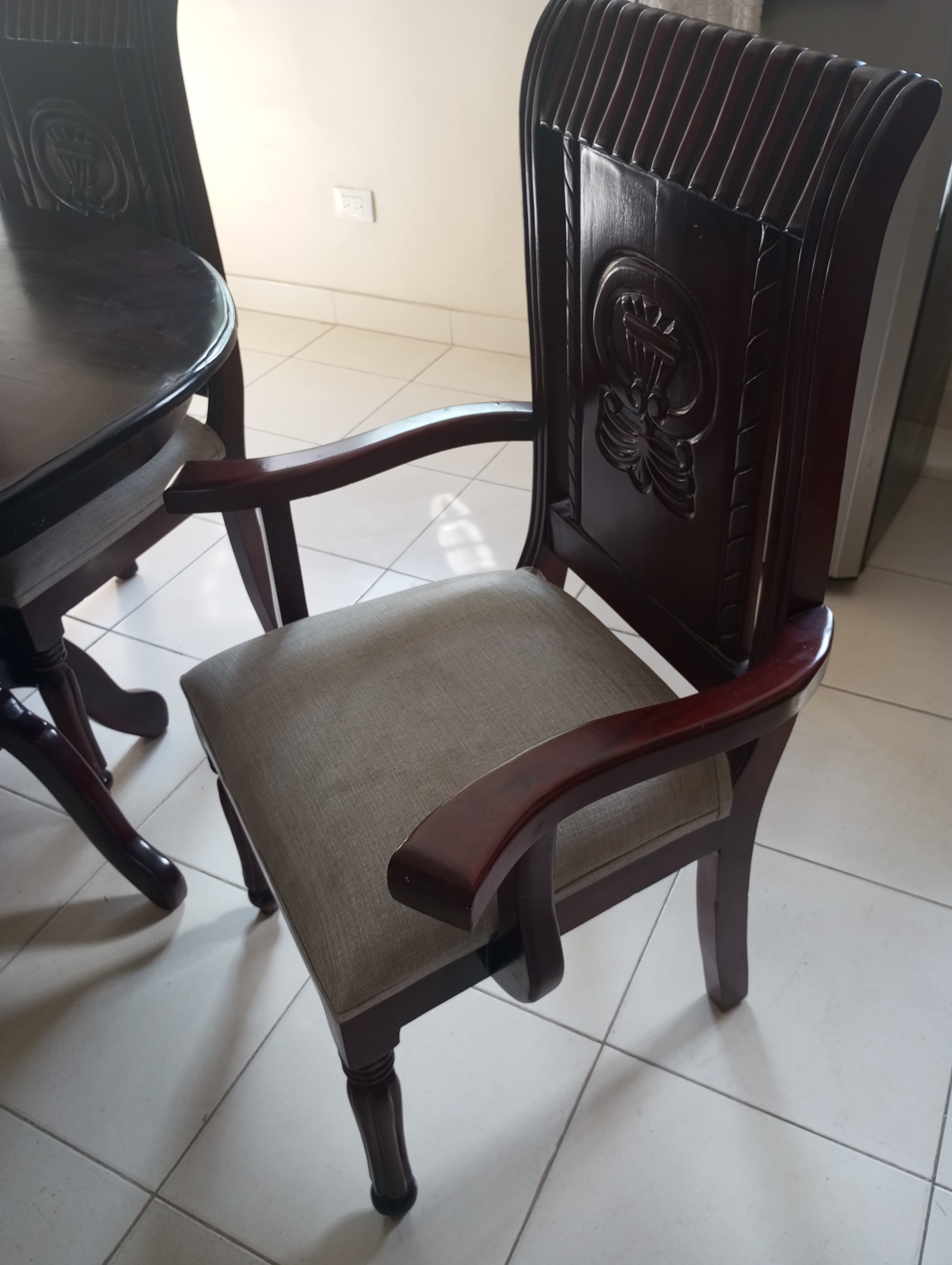 cocina - Comedor en caoba de 6 sillas 2