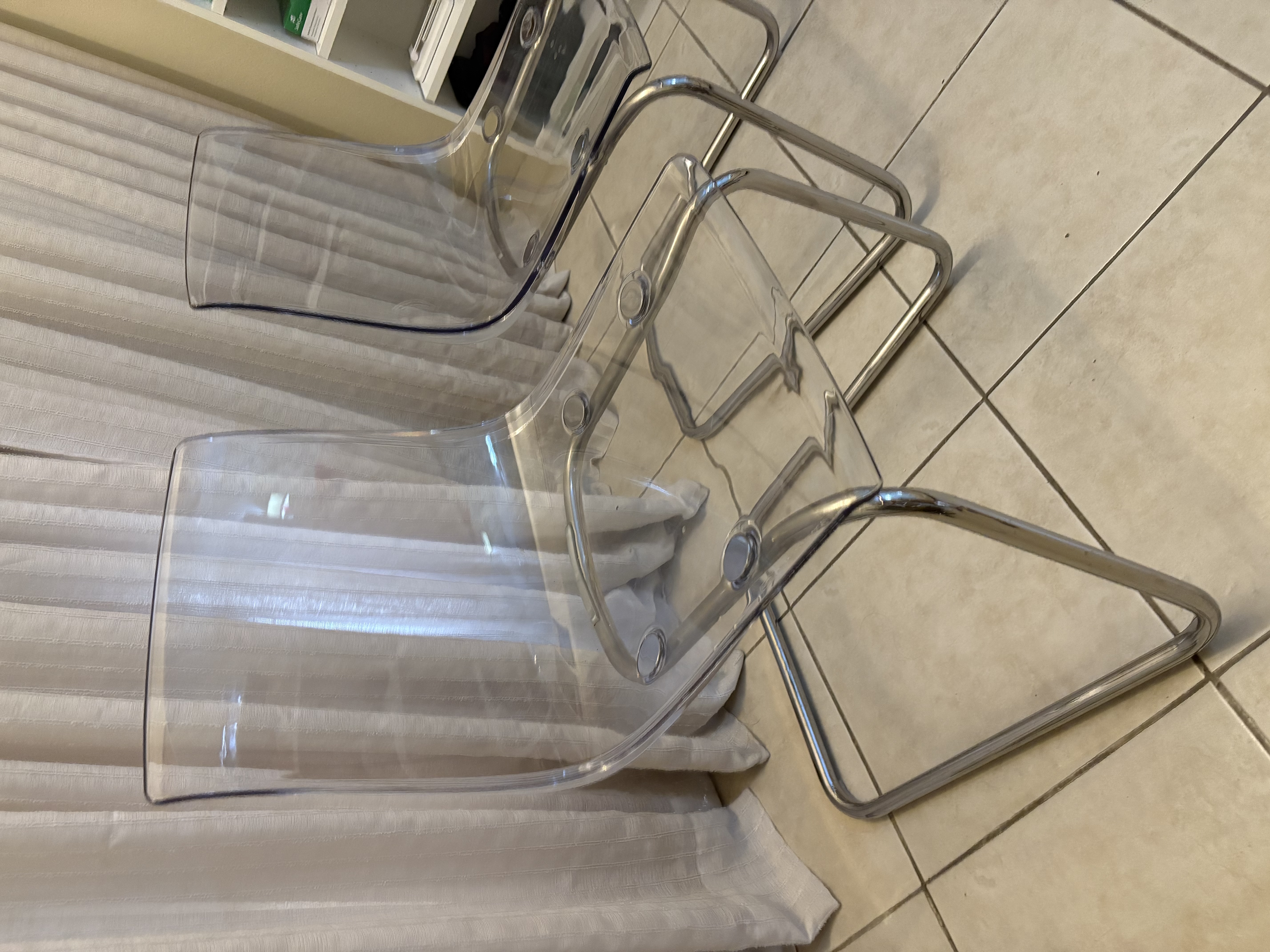 muebles y colchones - Silla transparente IKEA, modelo TOBIAS 3