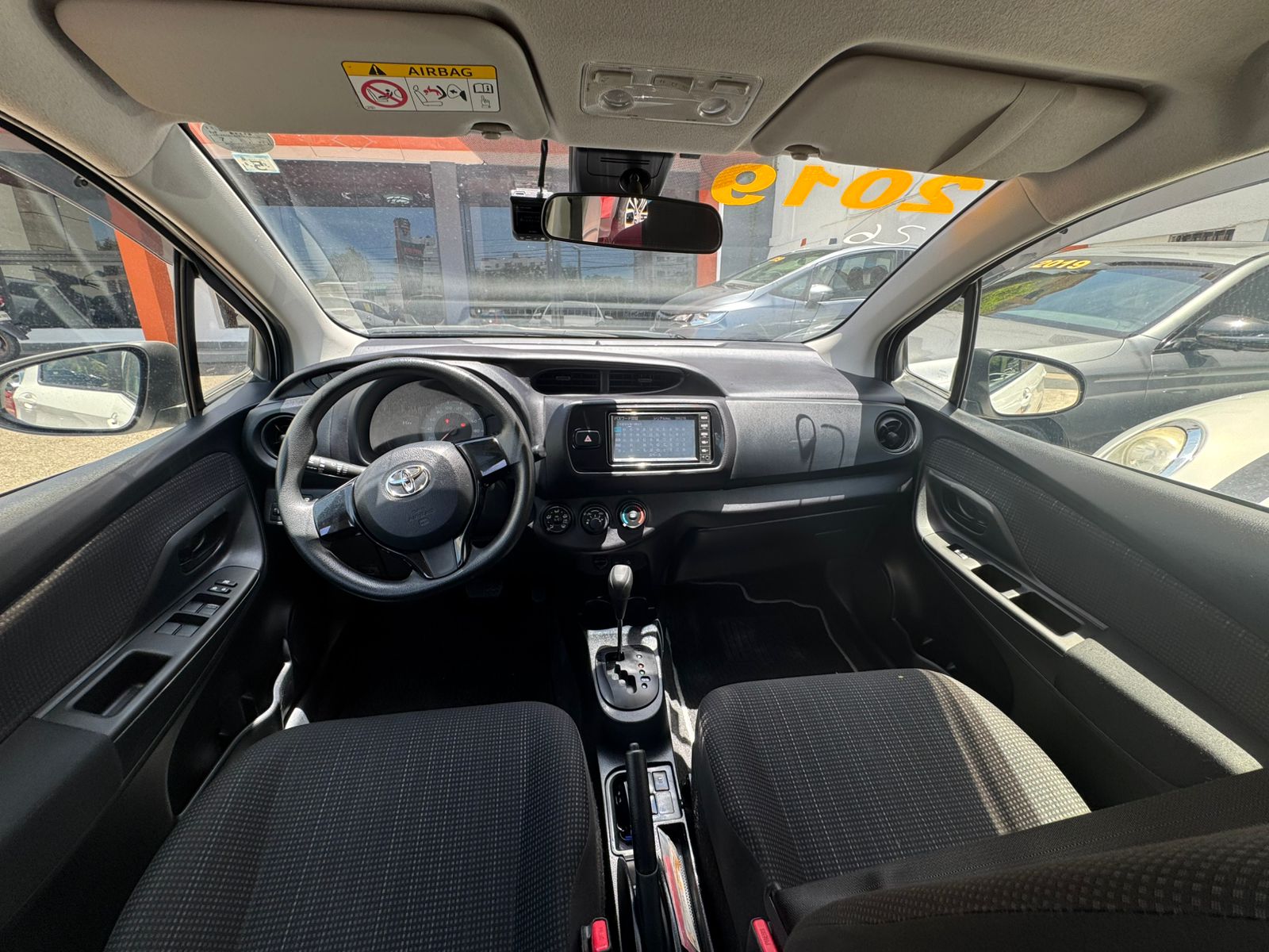 carros - Toyota Vitz 3