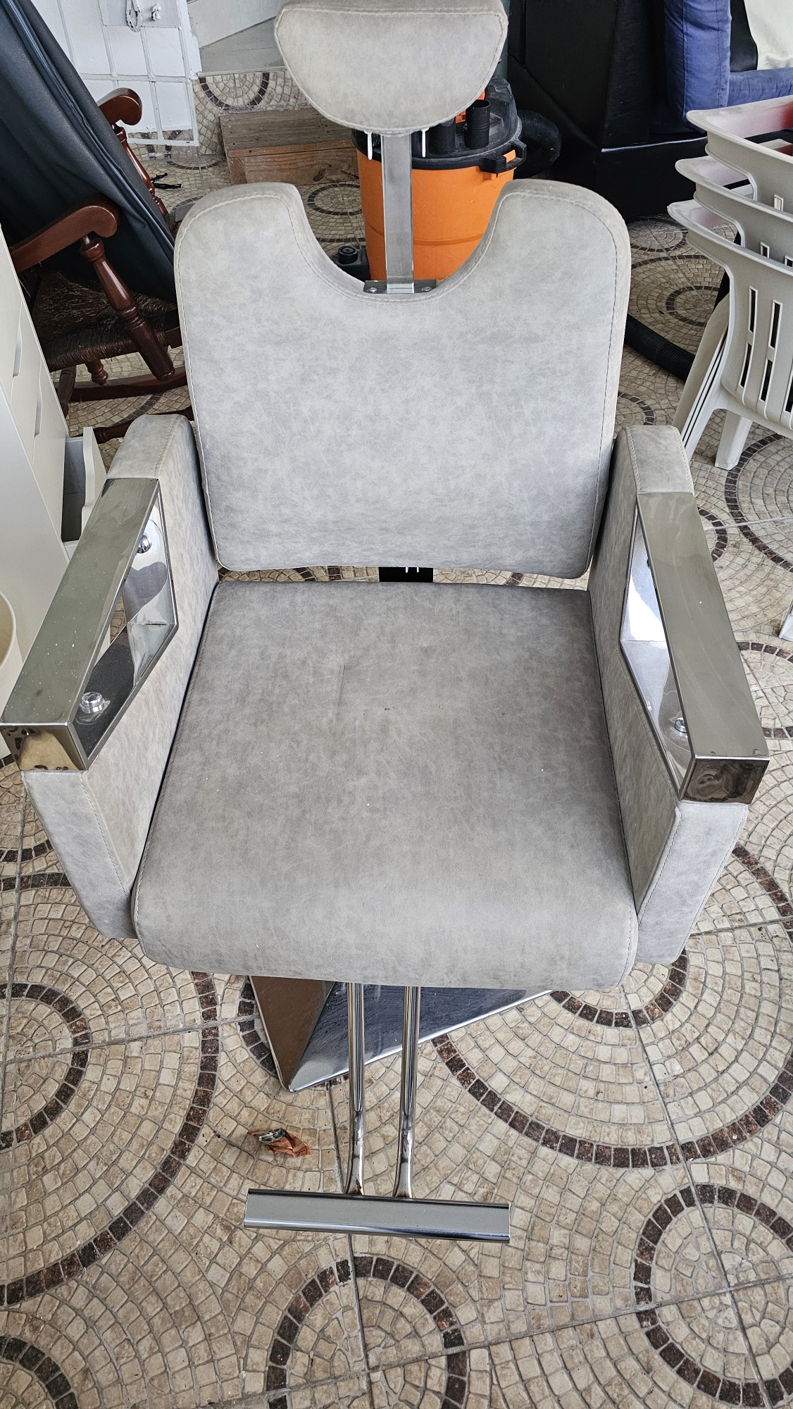 equipos profesionales - Estación de maquillaje con su espejo con luces y silla 0