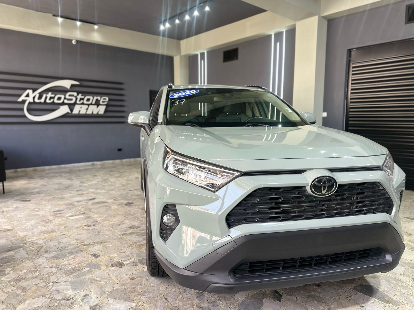 jeepetas y camionetas - Toyota Rav4 XLE 2020 Clean Carfax  4