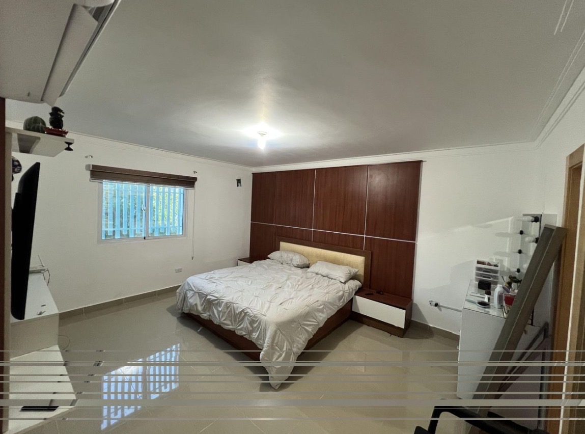 casas - venta de casa con jacuzzi en la autopista de san isidro Santo Domingo este  2