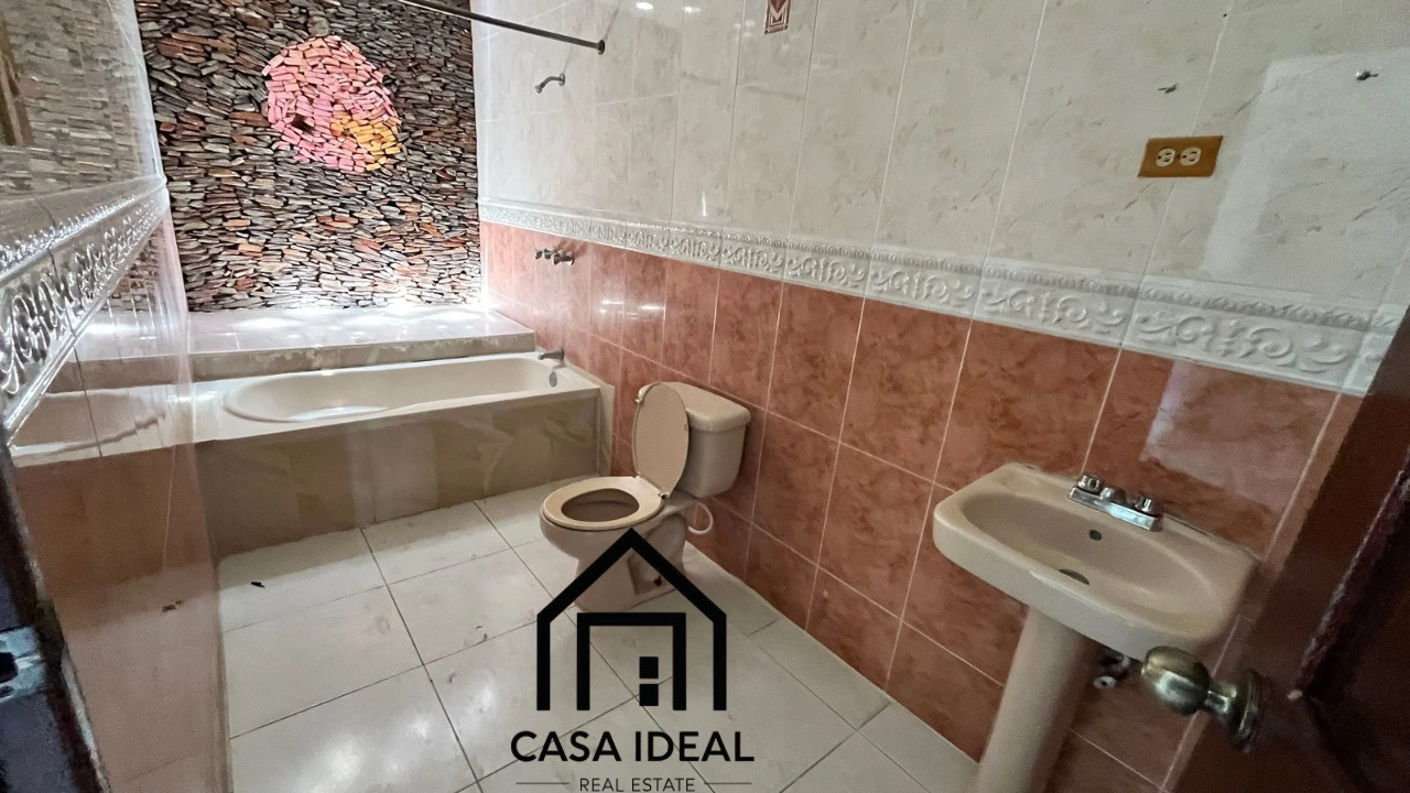 casas - se vende hermosa casa en exclusivo residencial en bani Av Fabio Herrera  5