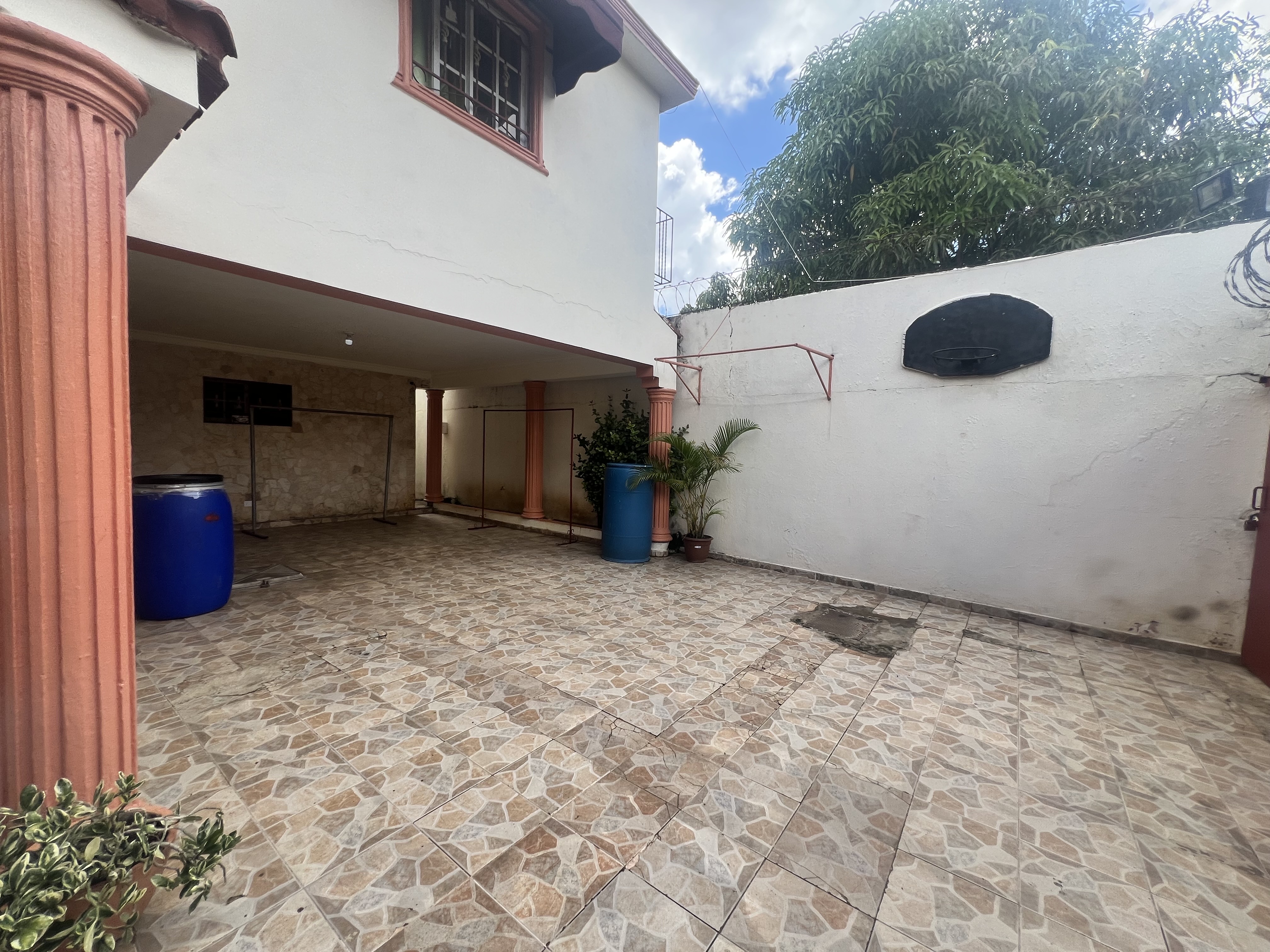 casas - venta de casa en la autopista las Américas con 737mts santo Domingo este  2