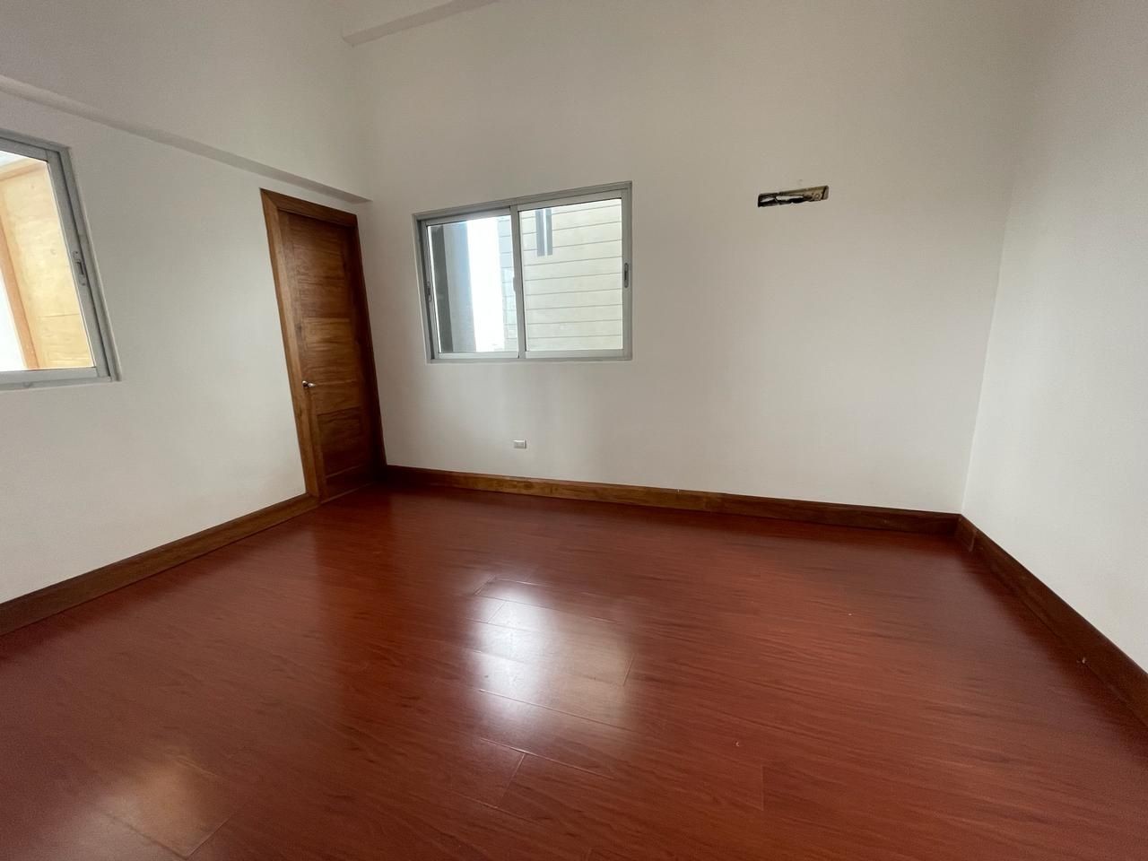 apartamentos - Amplio Penthouse en venta en Serralles 2
