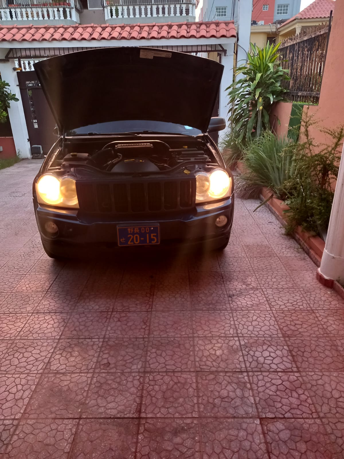 jeepetas y camionetas - Jeep Grand Cherokee Laredo 2006  4