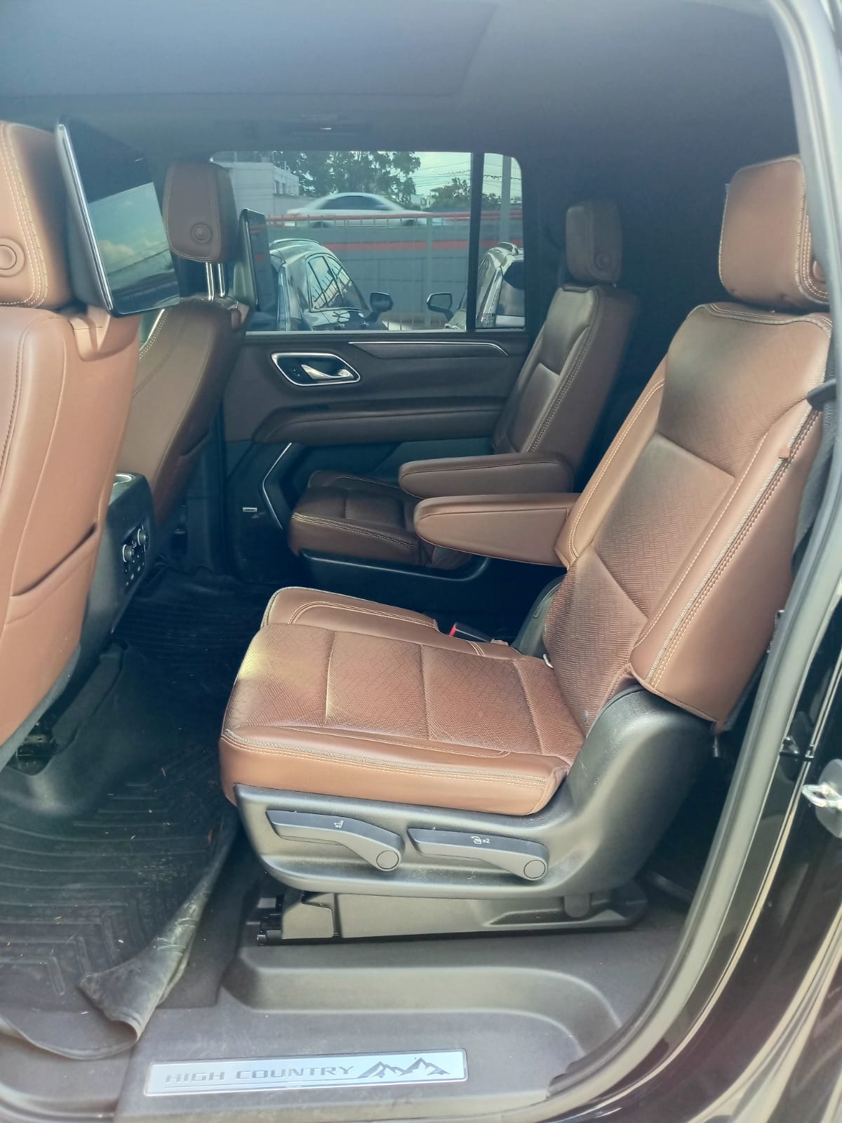 jeepetas y camionetas - Chevrolet Suburban High country 2021 4