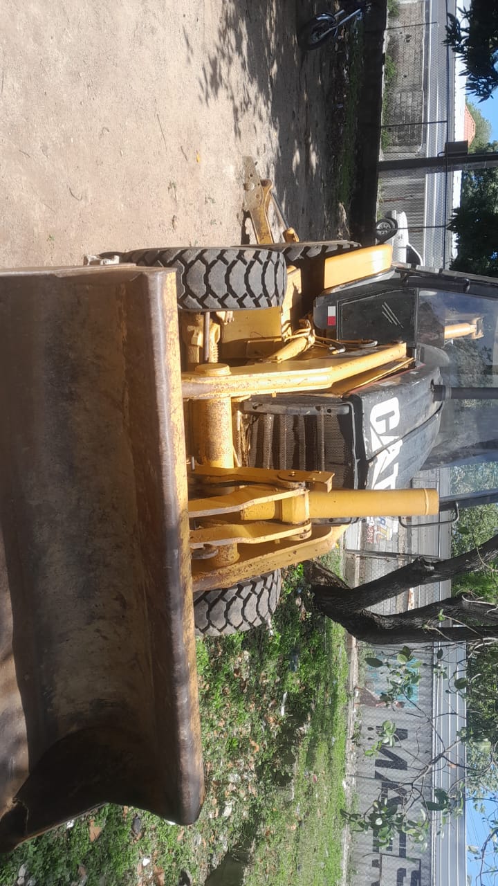 camiones y vehiculos pesados - Retroexcavadora Caterpillar 420-D 1