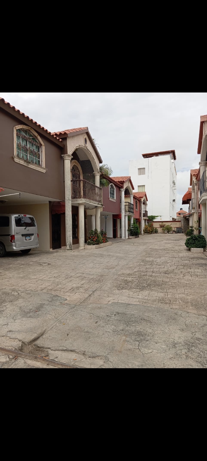 casas - Casa de dos niveles San Isidro  4