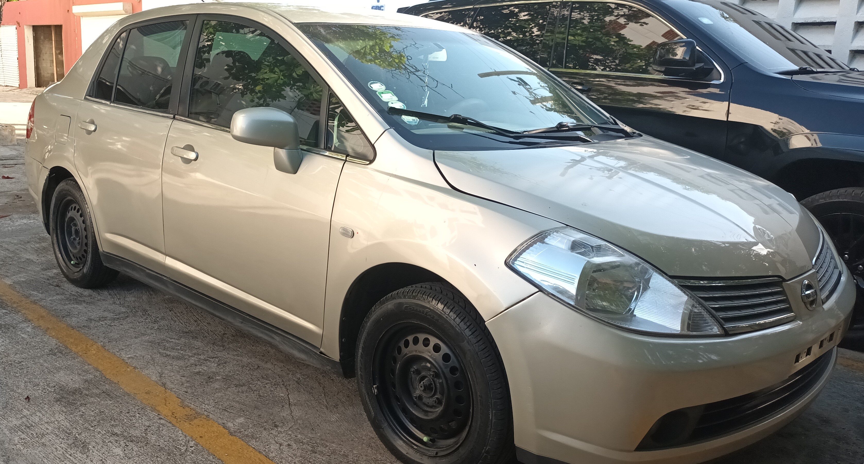 carros - Nissan Tiida 2008 0