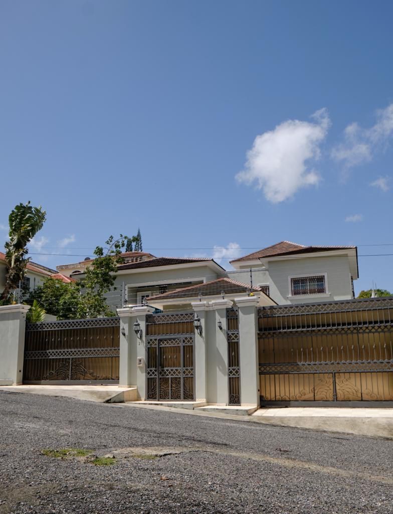 casas - 📍DIOS📍 ARROYO HONDO II 🇩🇴 Imponente Casa  Se Vende De Oportunidad 🙏🏻🔥✍️   5