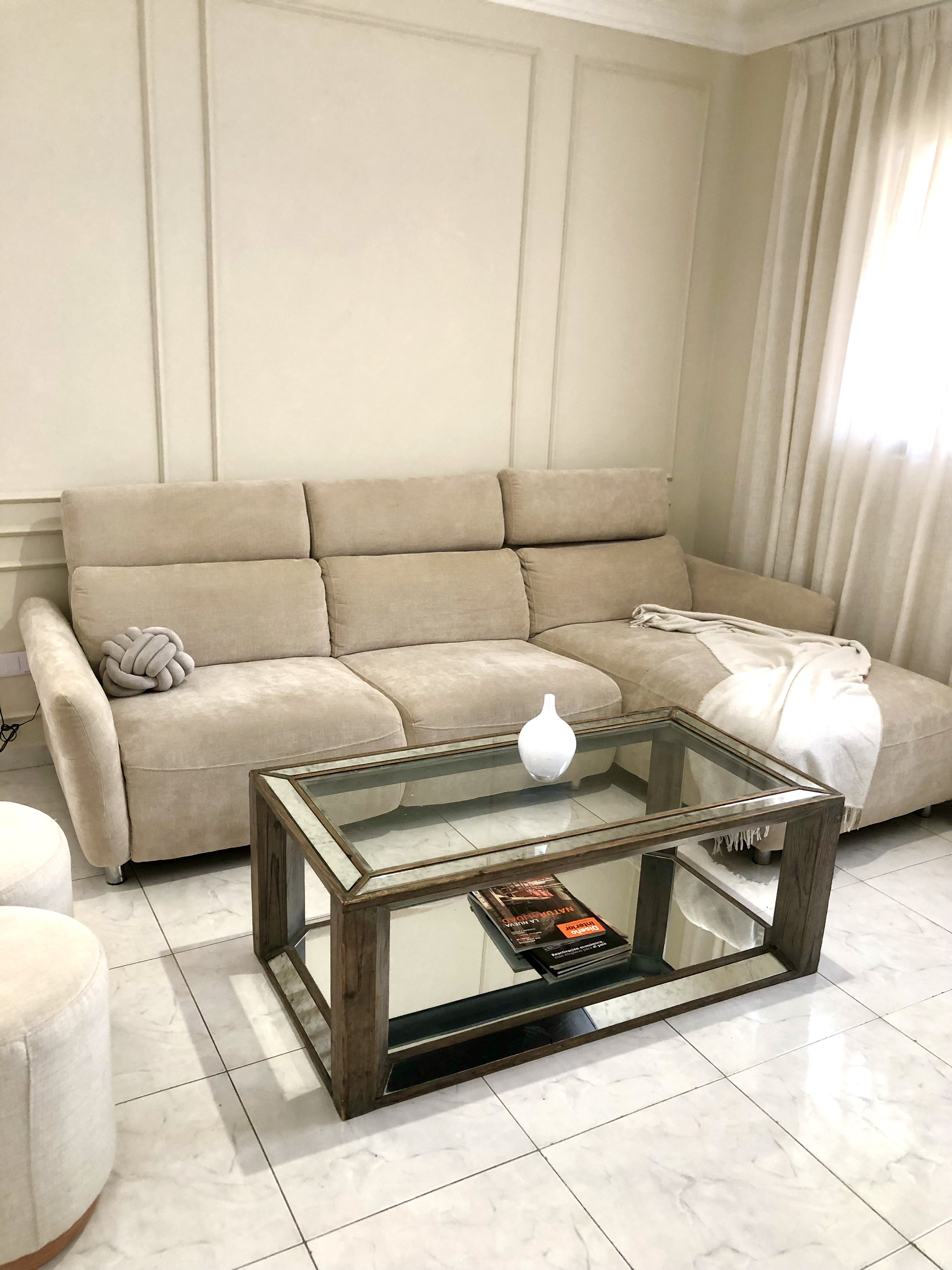 muebles y colchones - OPORTUNIDAD! Mesa moderna de centro nítida  2