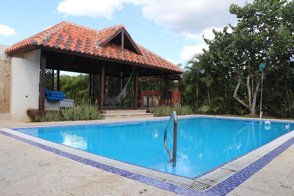 casas - Metro country club casa en venta 0
