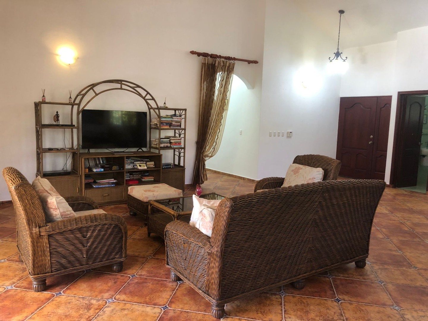 casas vacacionales y villas - En tercera linea de playa villa con muy buenos espacios  4
