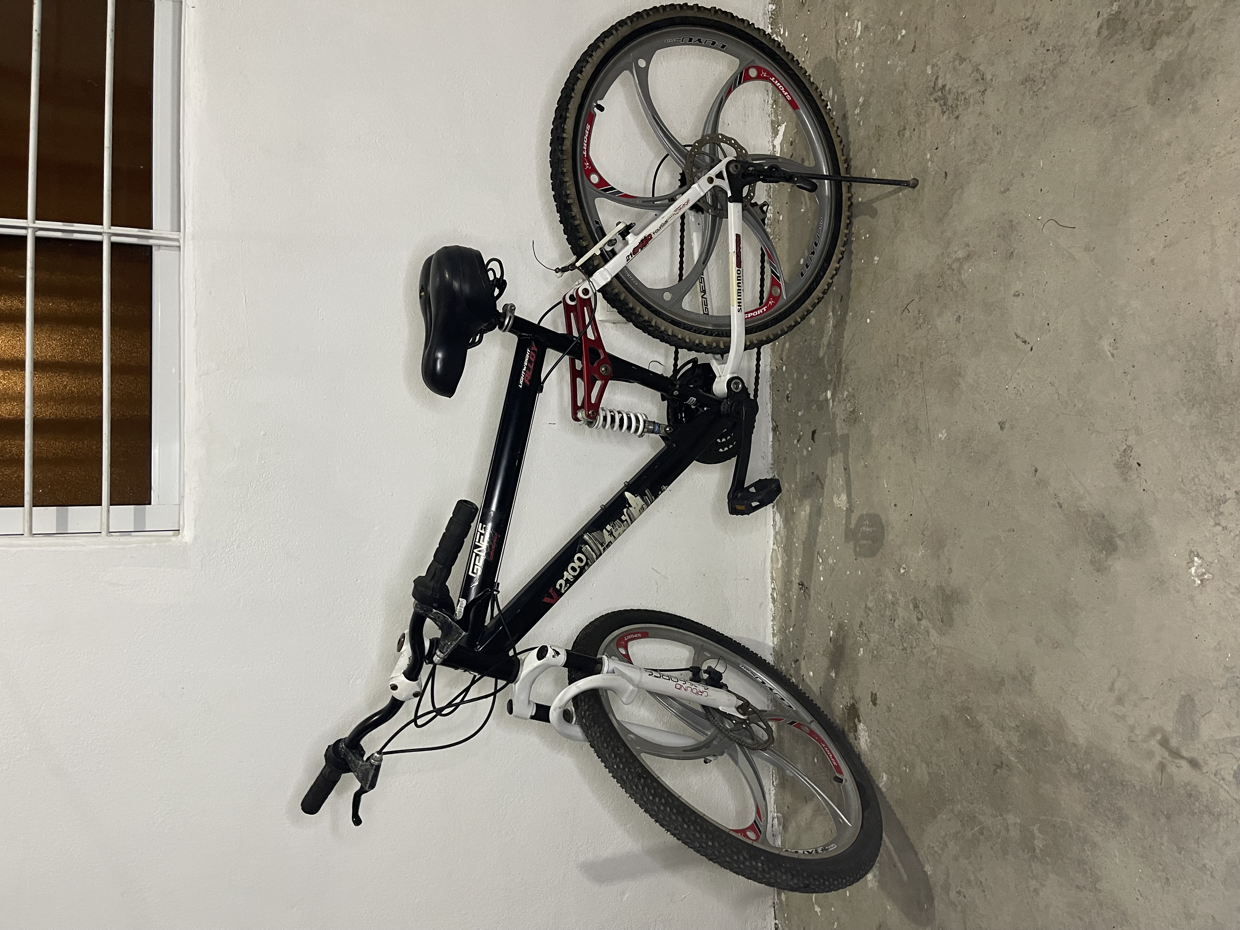 bicicletas y accesorios - Genesis V2100 aro 26 - RD$12,000 negociables