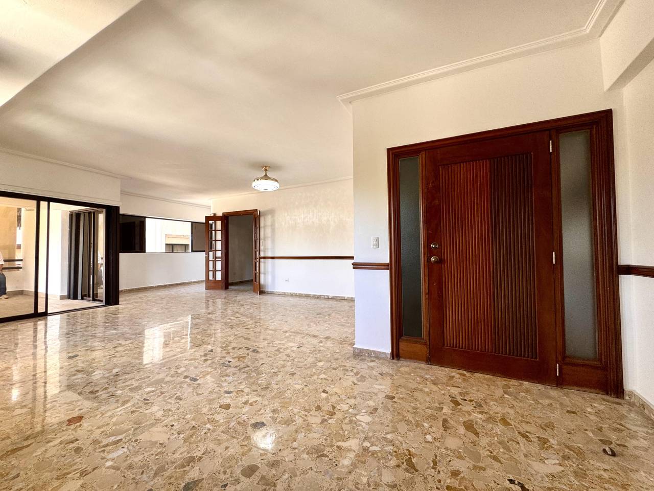 apartamentos - Clásico apt 280 metros alquiler frente Mirador 3