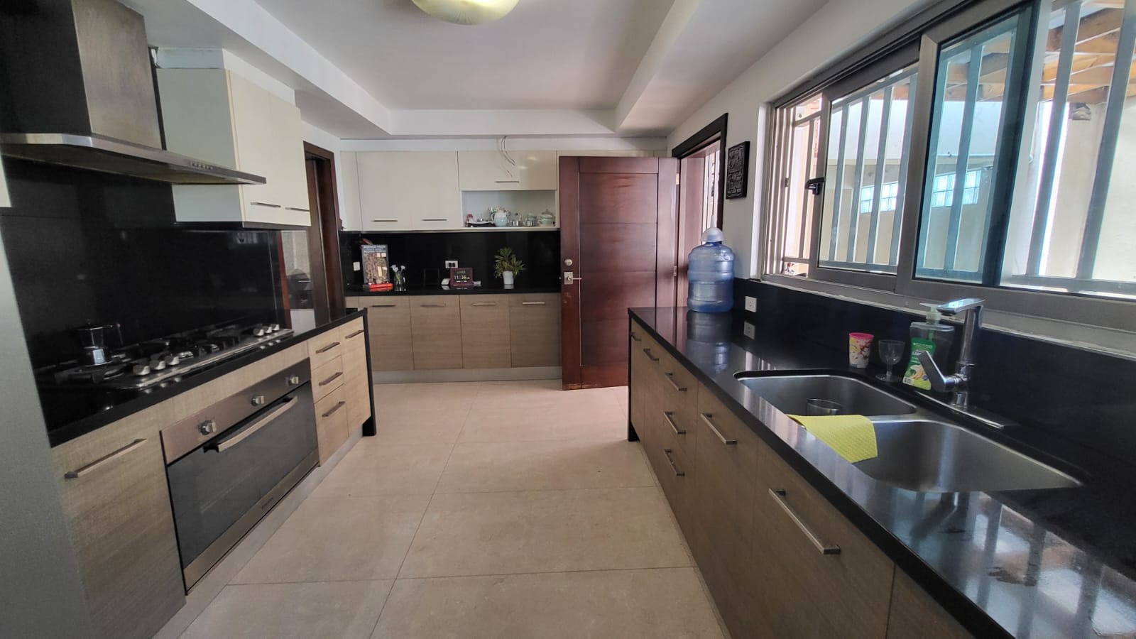 casas - Casa en Venta en Los Cacicazgos 4 hab. con baño 2
