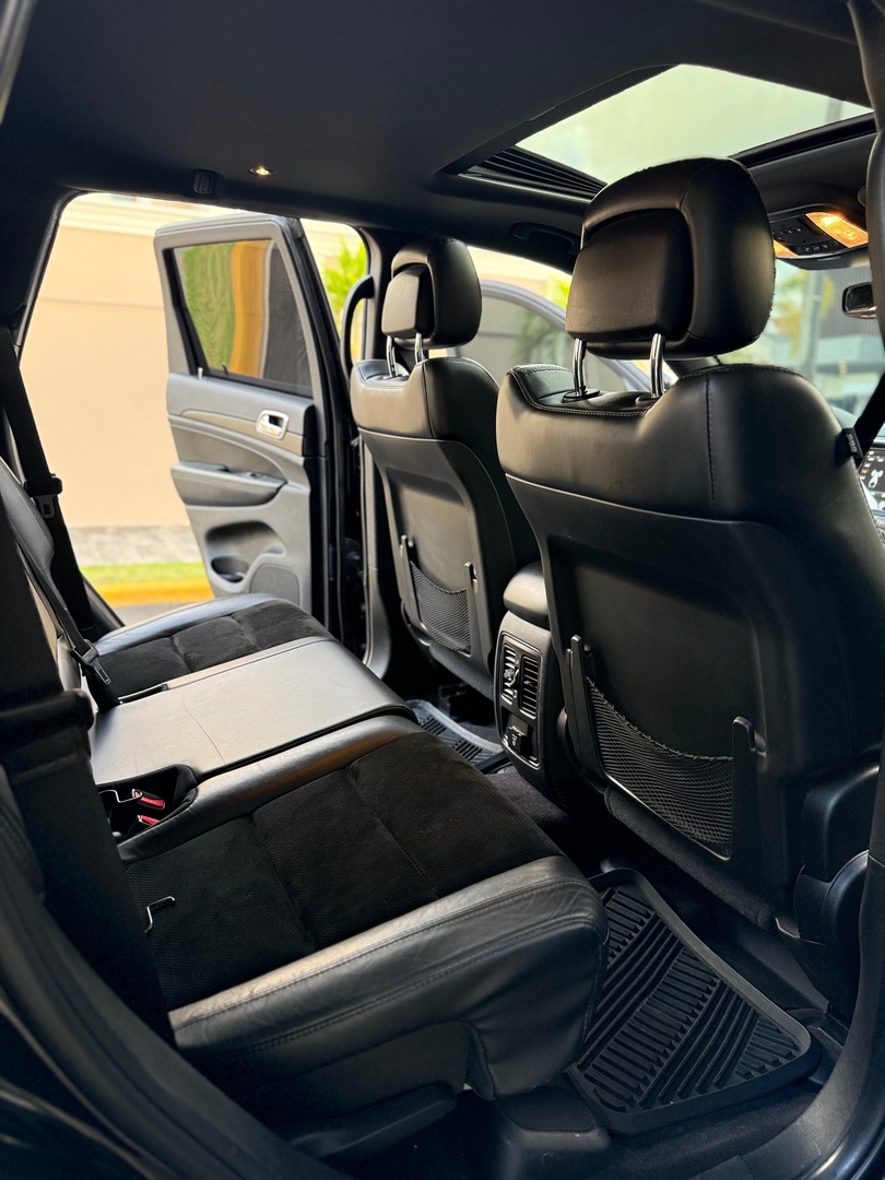 jeepetas y camionetas - Jeep Grand Cherokee Altitude 4x4 2017 US$18,900 5