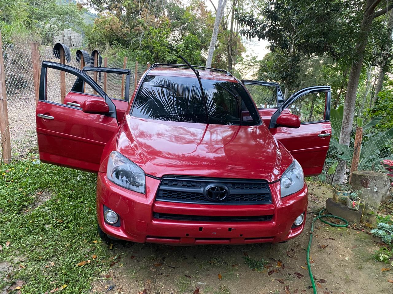 jeepetas y camionetas - venta de jeepeta Toyota RAV-4 4