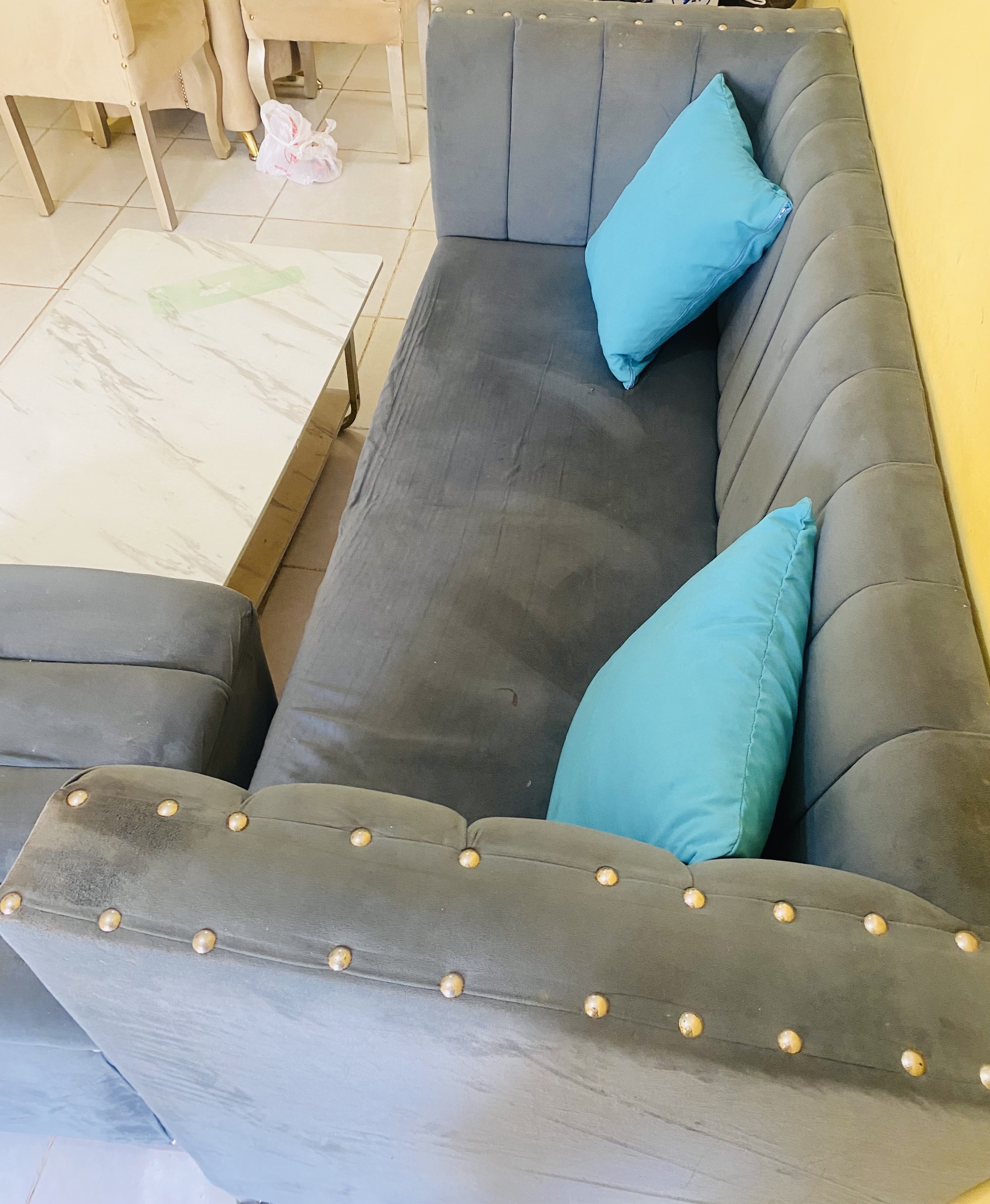 muebles y colchones - esté mueble lo venderé completo con todo y mesa y los dos cojines  4