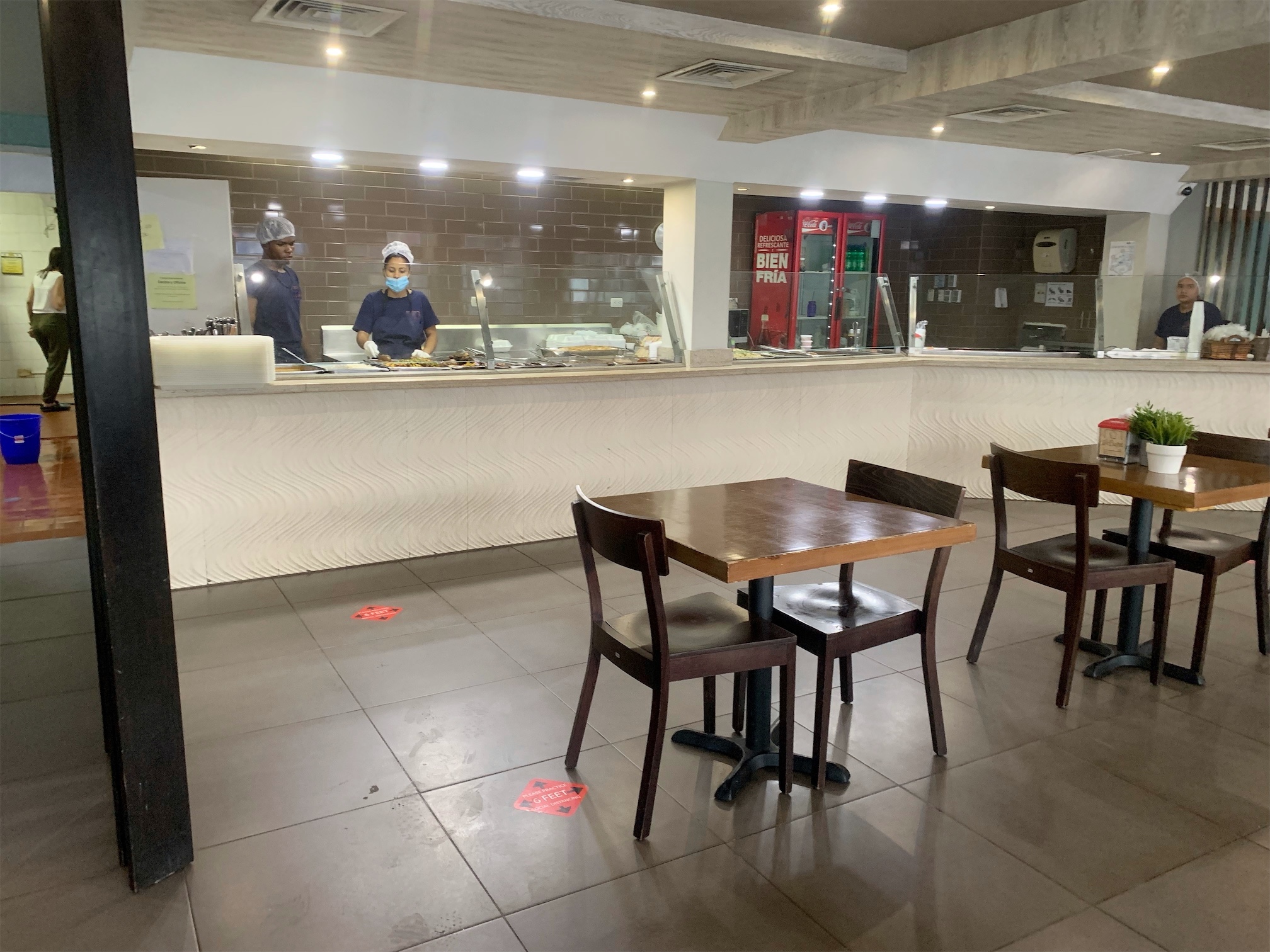 oficinas y locales comerciales - Local con amplio frente en cristal 5