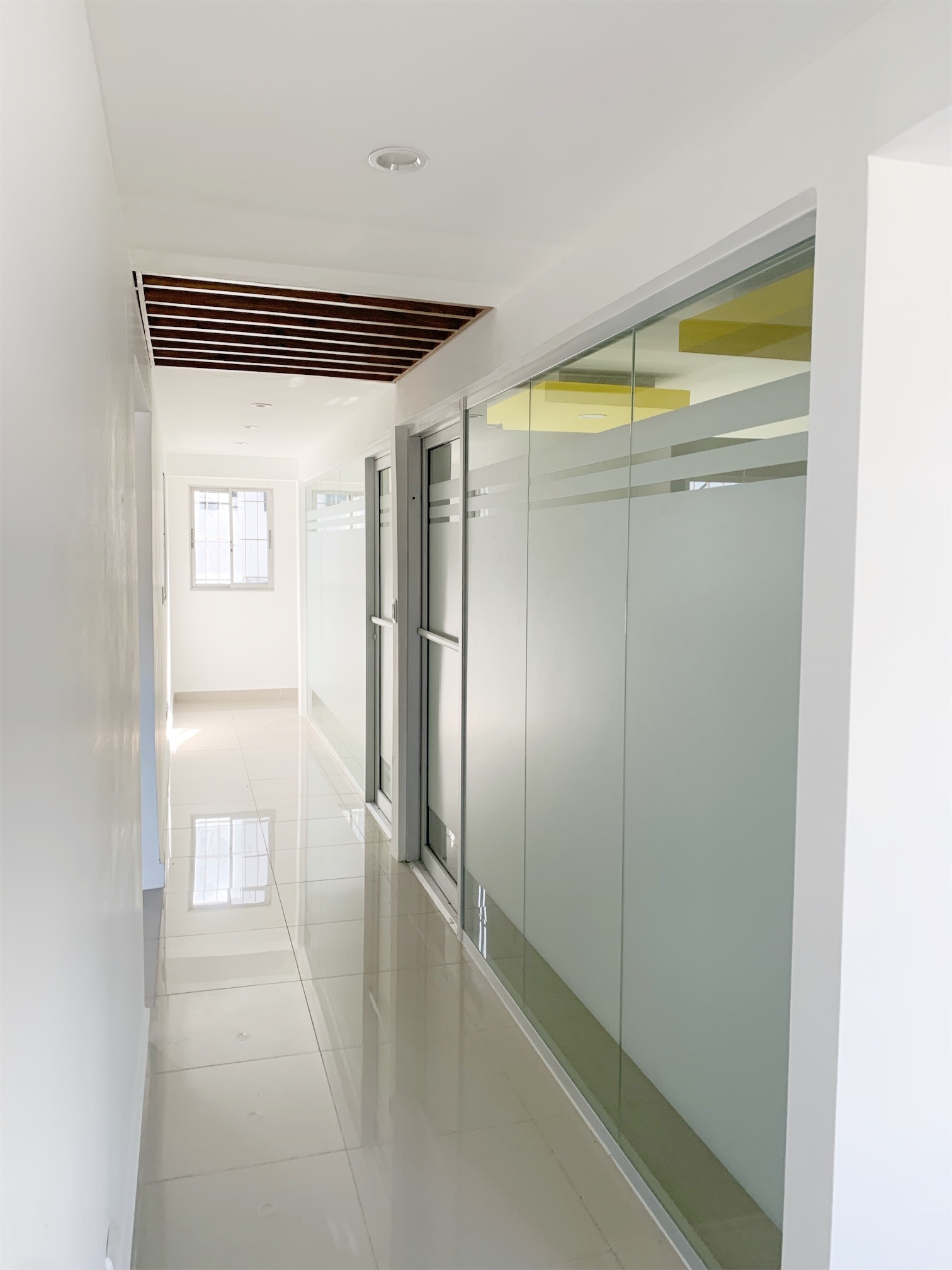oficinas y locales comerciales - Oficina moderna y corporativa de oportunidad 7