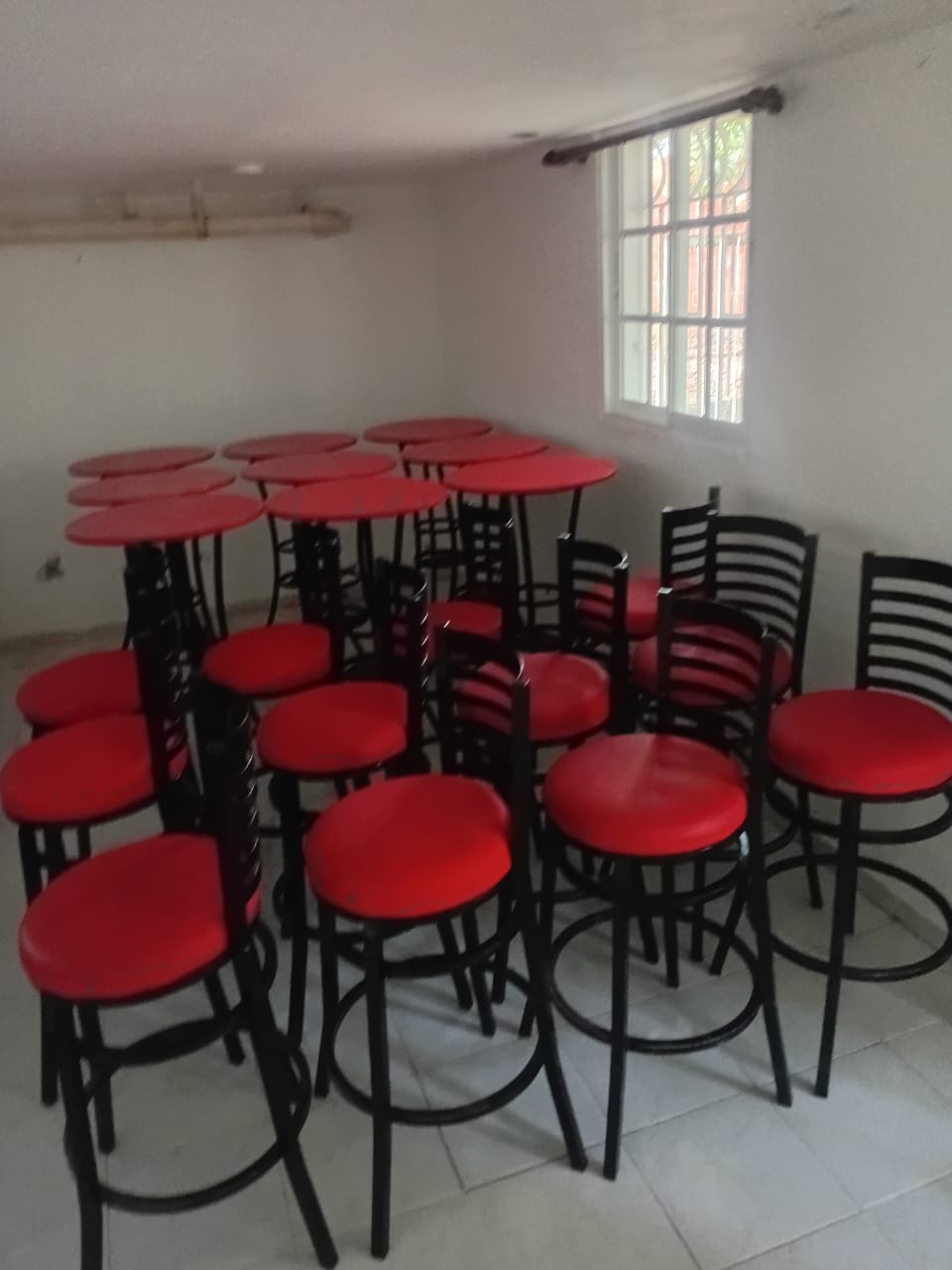 equipos profesionales - SILLAS Y MESAS TIPO BAR 0