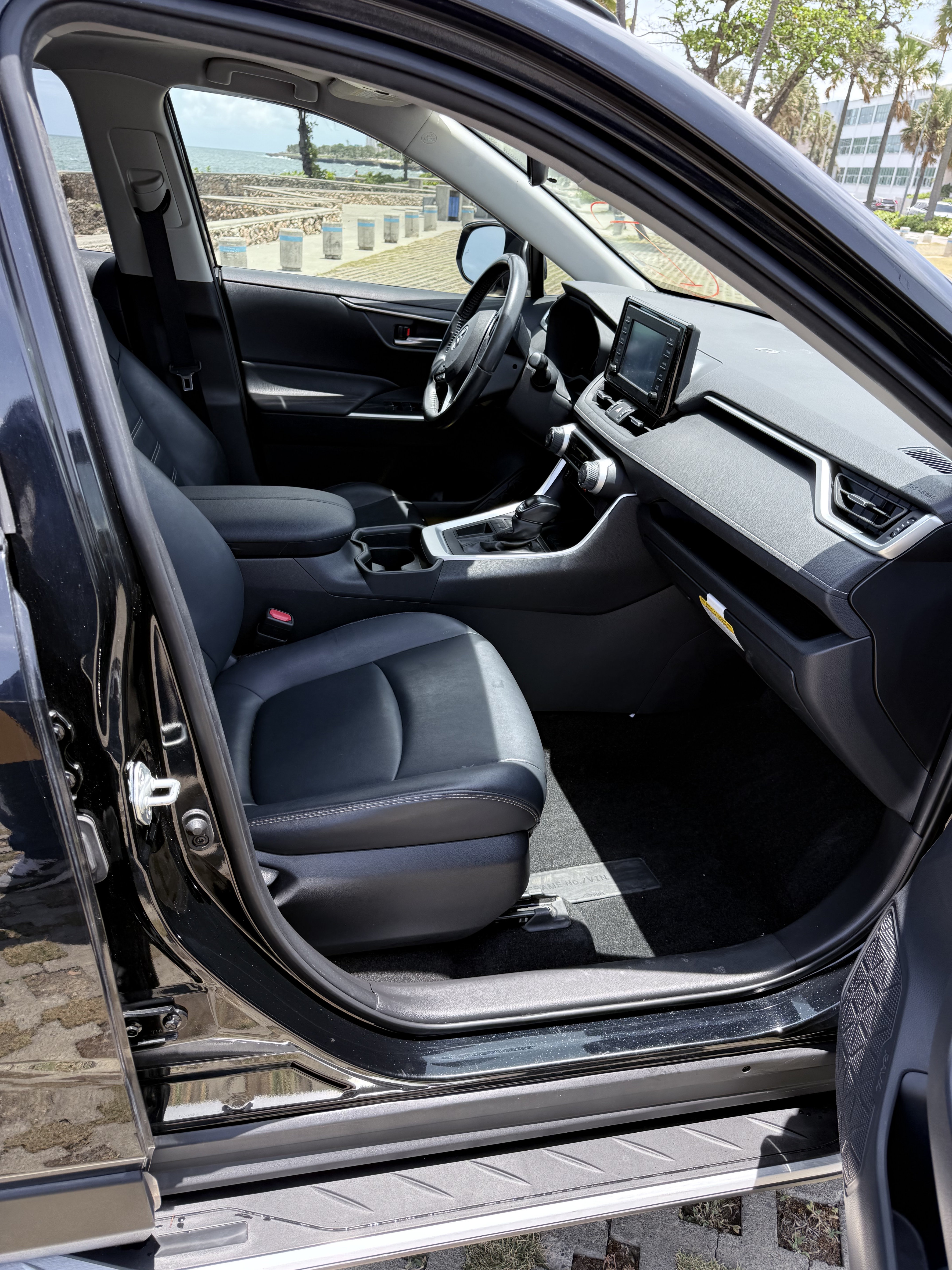 jeepetas y camionetas - Toyota RAV4 2019 Exl Full leather/sunroof recién importado 8
