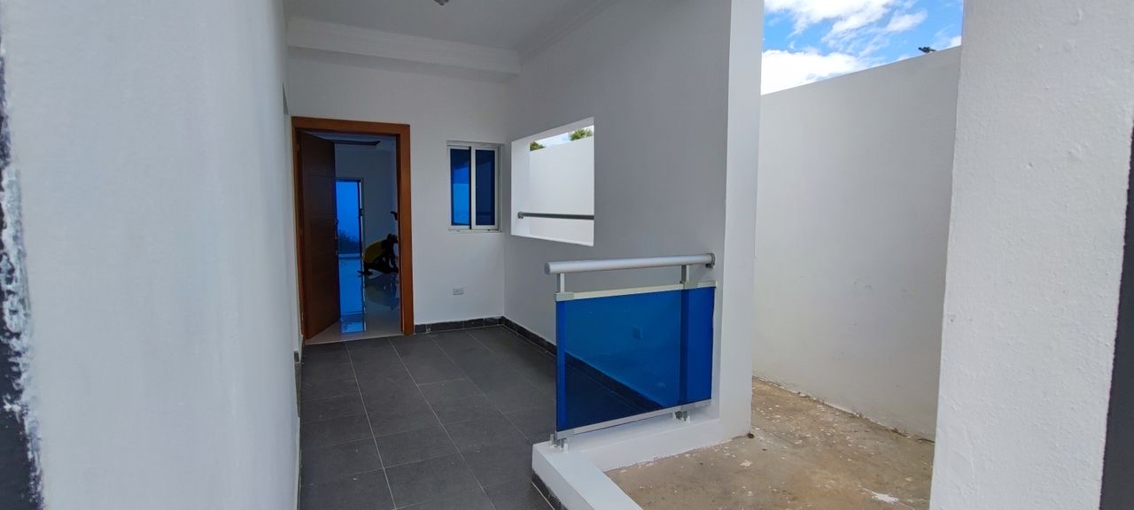 casas - venta de casa en la autopista de san isidro brisa oriental Santo Domingo este  5
