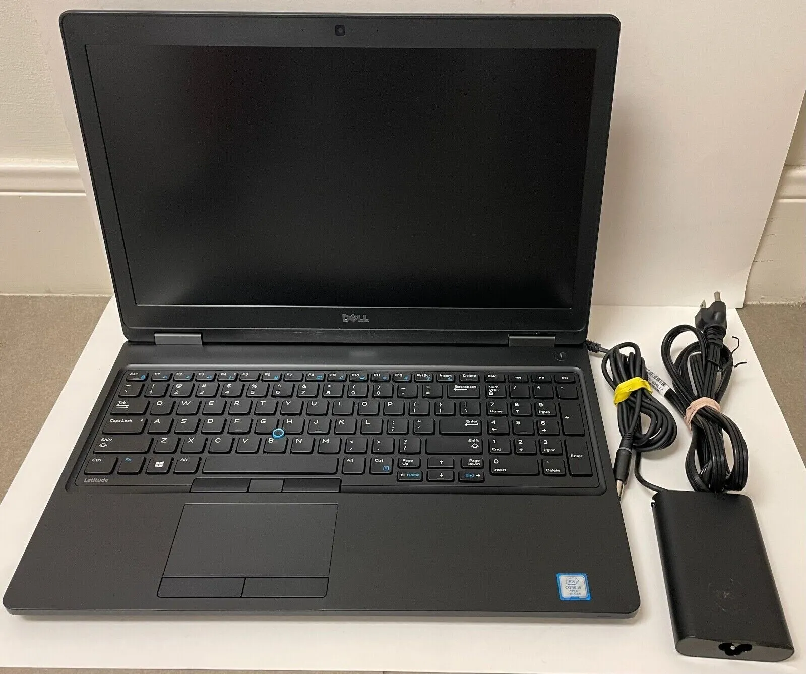 computadoras y laptops - Laptop Dell 5580 i5 de 7ma, 8GB Memoria, 256GB SSD 0