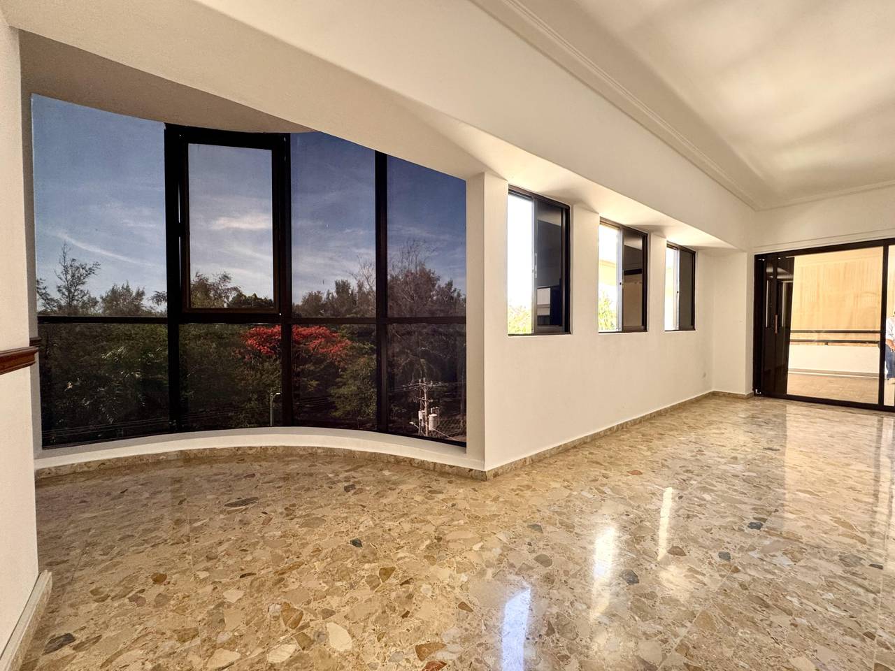 apartamentos - Clásico apt 280 metros alquiler frente Mirador 0
