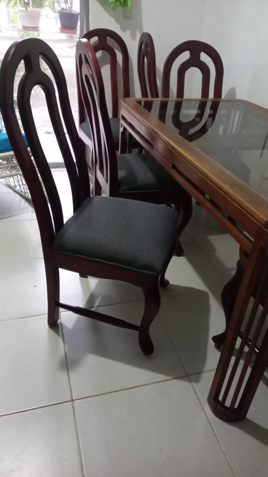 muebles y colchones - VENDO COMEDOR EN CAOBA CENTENARIA 2
